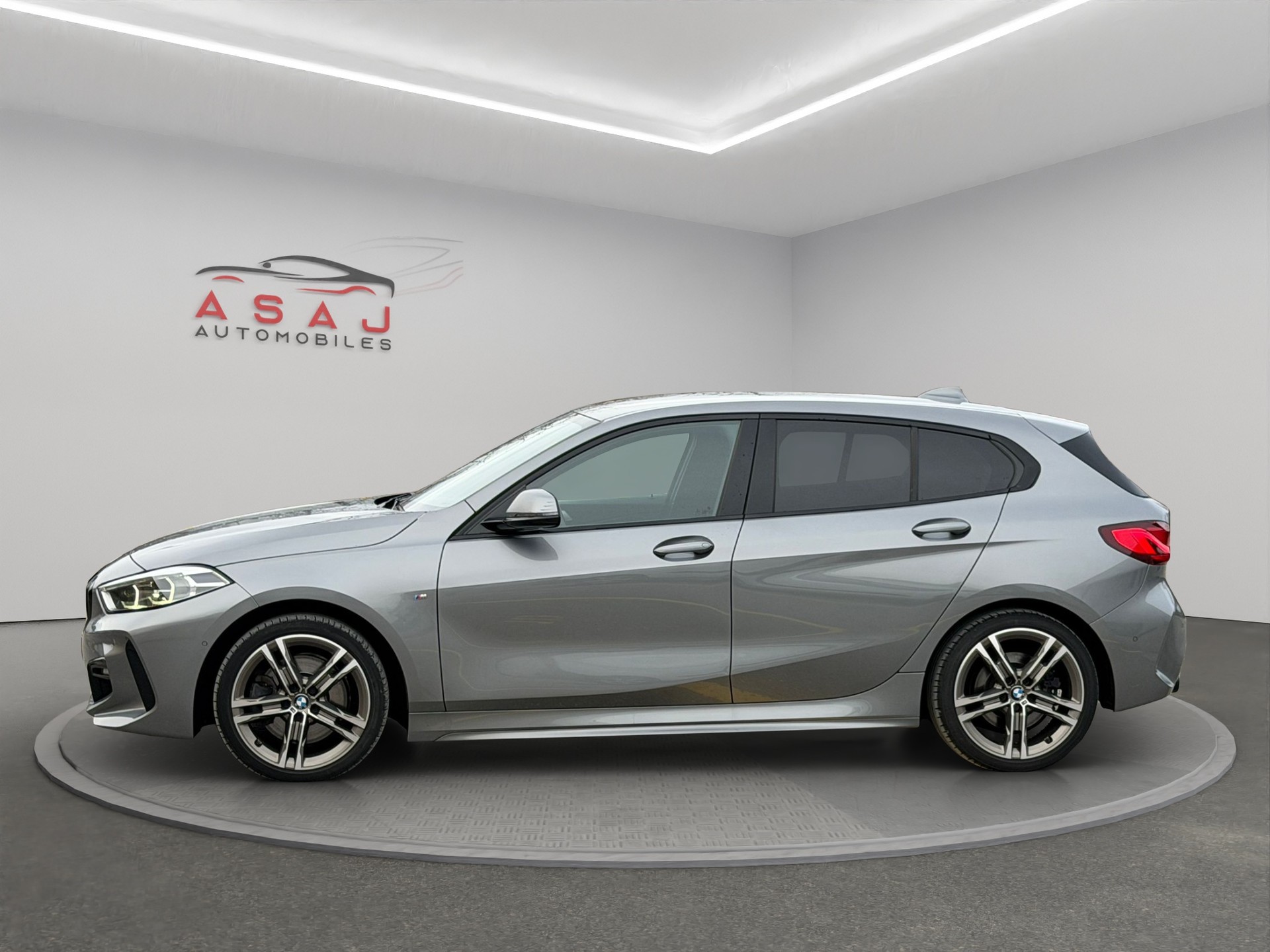BMW 120d xDrive Steptronic M Sport-image-7