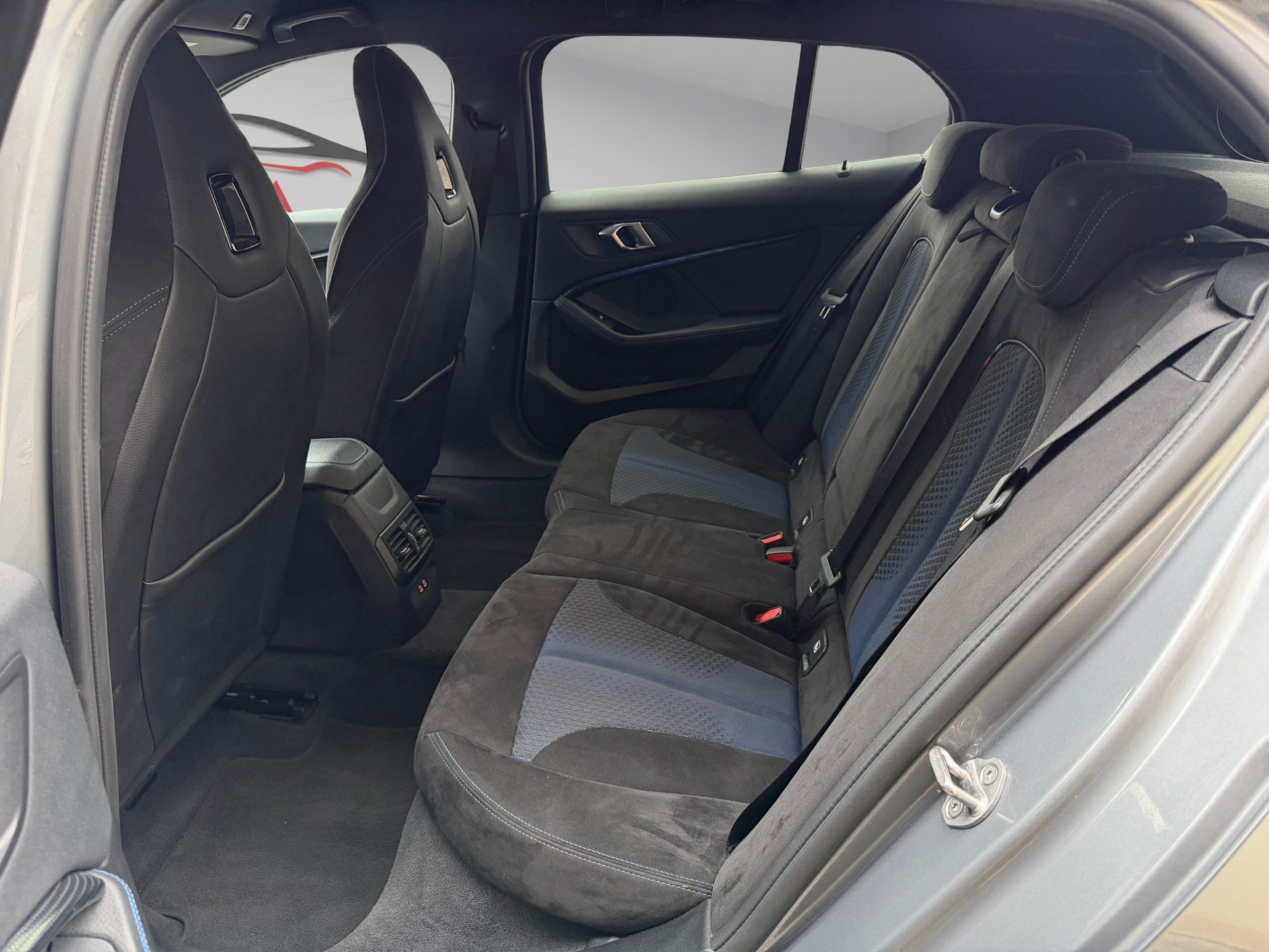 BMW 120d xDrive Steptronic M Sport-image-14