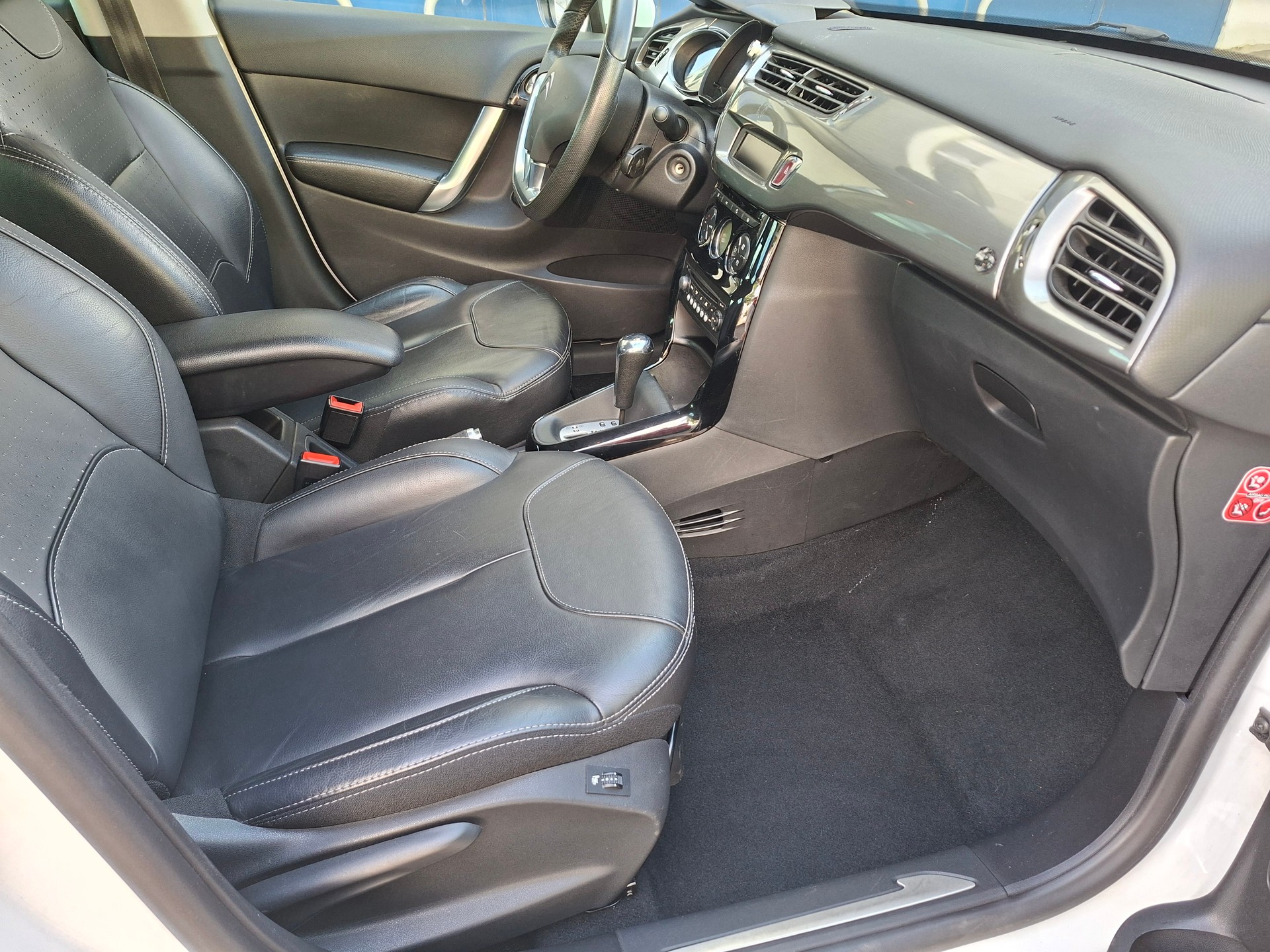 CITROEN C3 1.6i 16V Exclusive Automatic-image-7