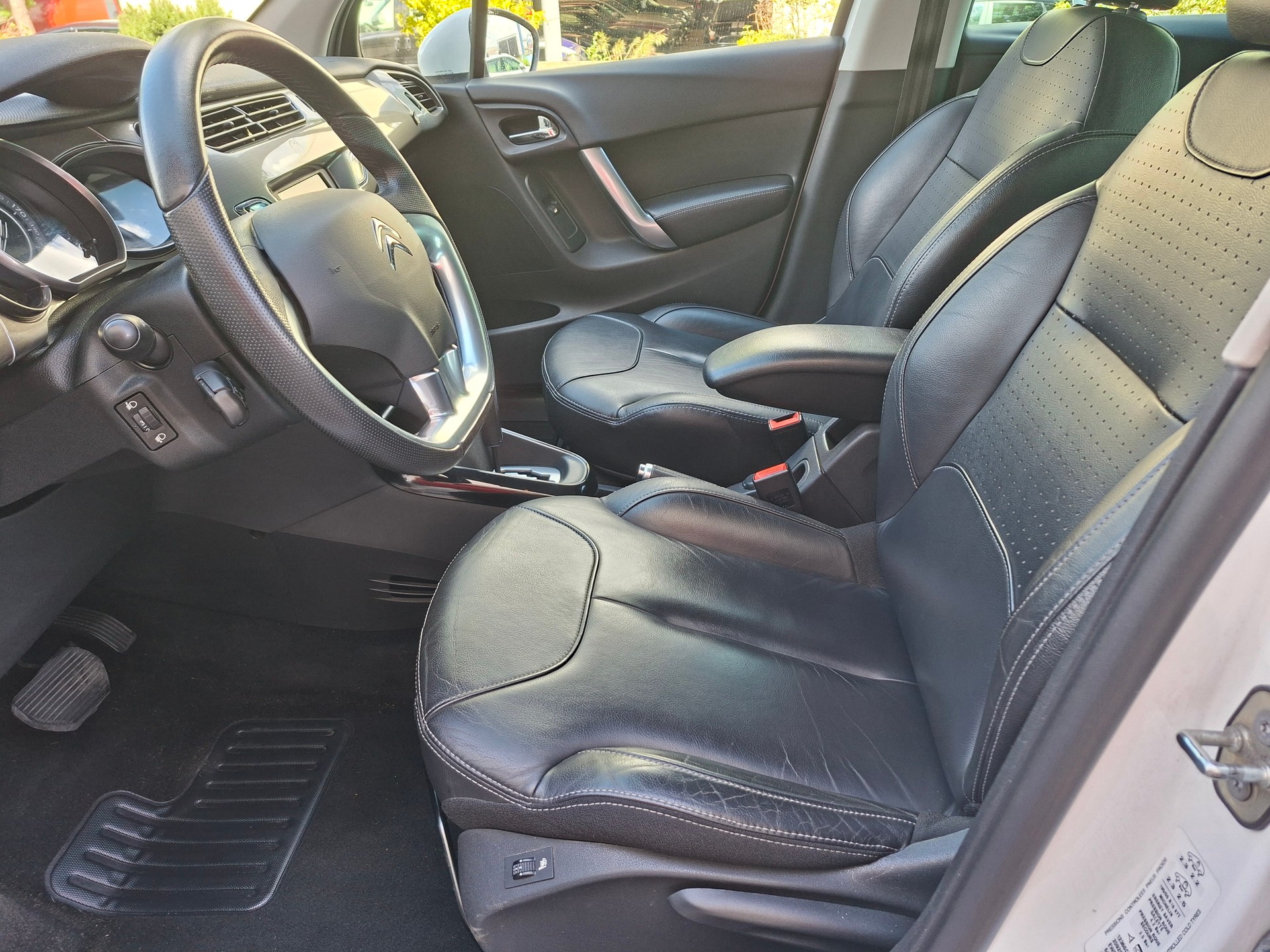 CITROEN C3 1.6i 16V Exclusive Automatic-image-6