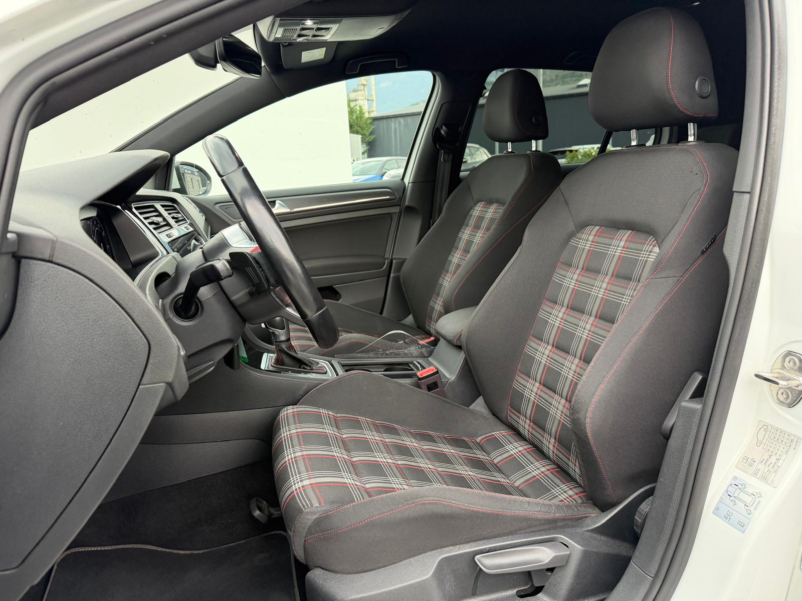 VW Golf 2.0 TSI GTI Performance DSG-image-10
