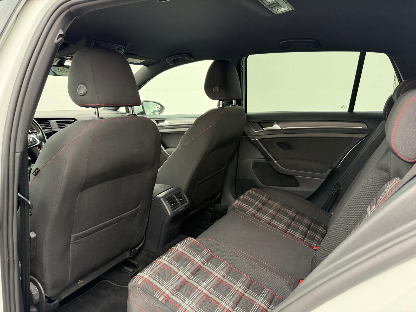 VW Golf 2.0 TSI GTI Performance DSG-image-6