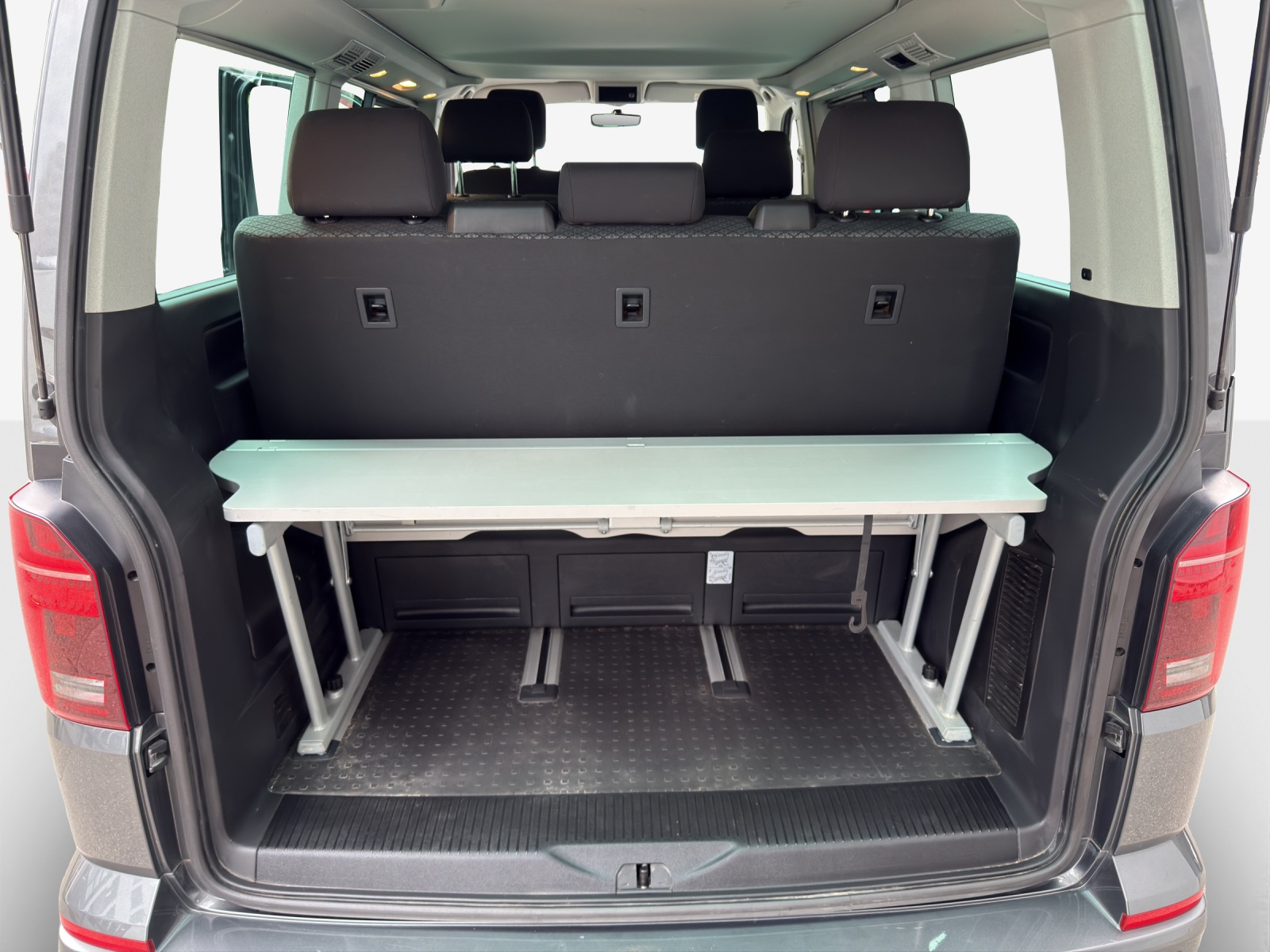 VW T6.1 California 2.0 TDI Beach Liberty DSG-image-12