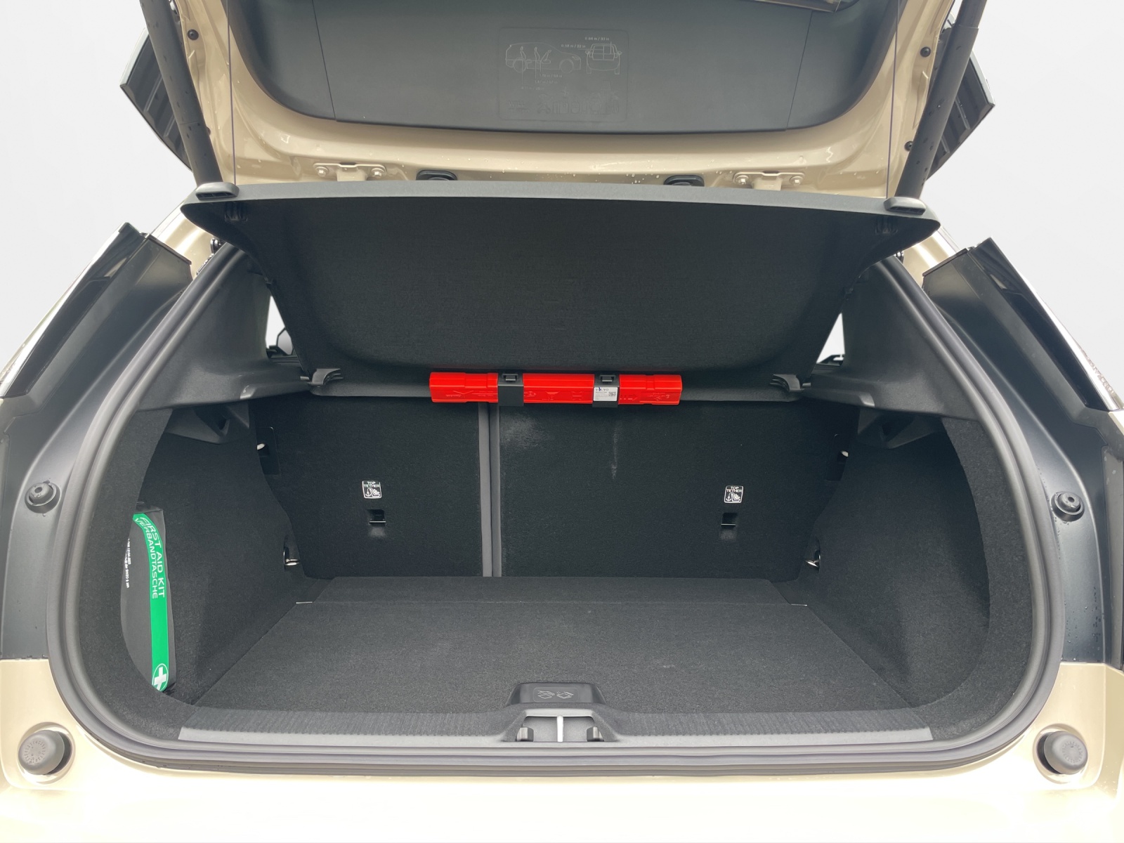 VOLVO EX 30 E60 Plus-image-14