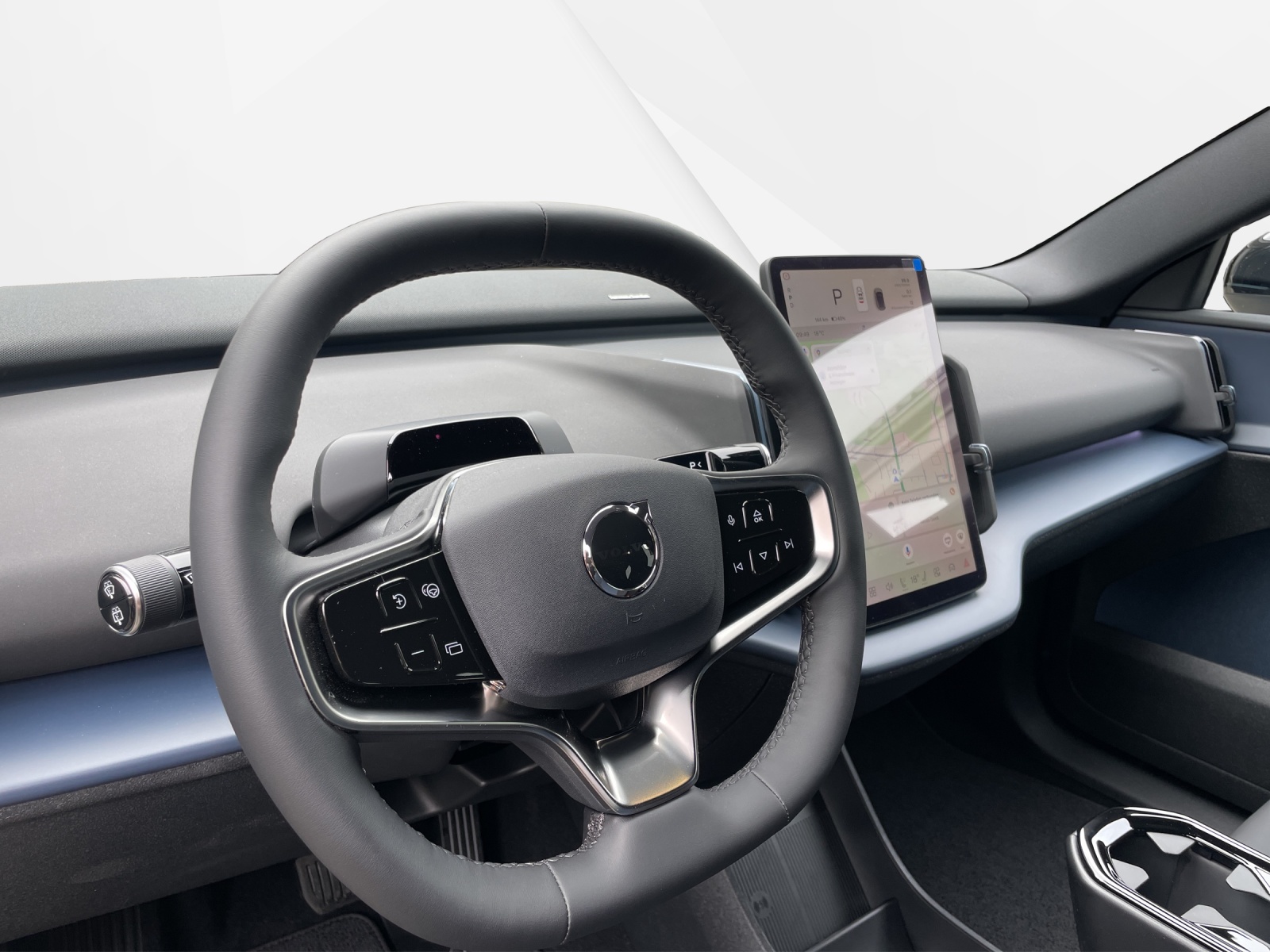 VOLVO EX 30 E60 Plus-image-15