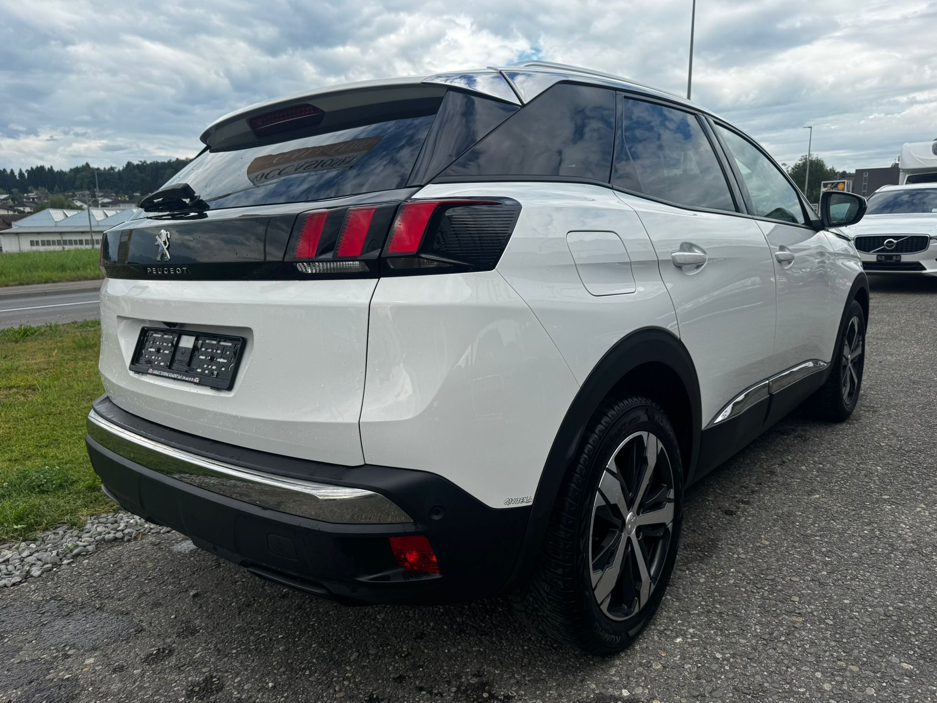 PEUGEOT 3008 1.2 PureTech Active EAT-image-4