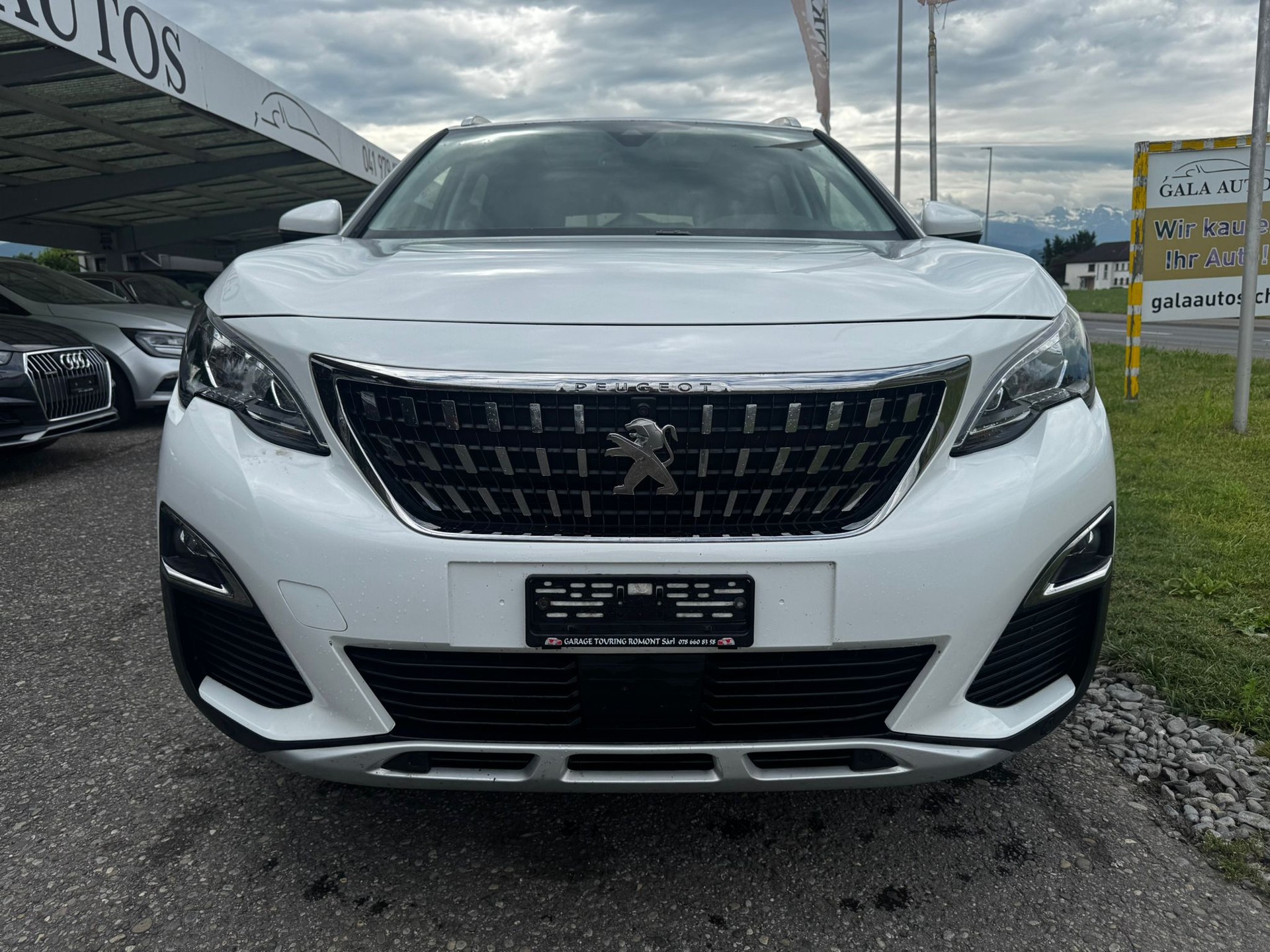 PEUGEOT 3008 1.2 PureTech Active EAT-image-1