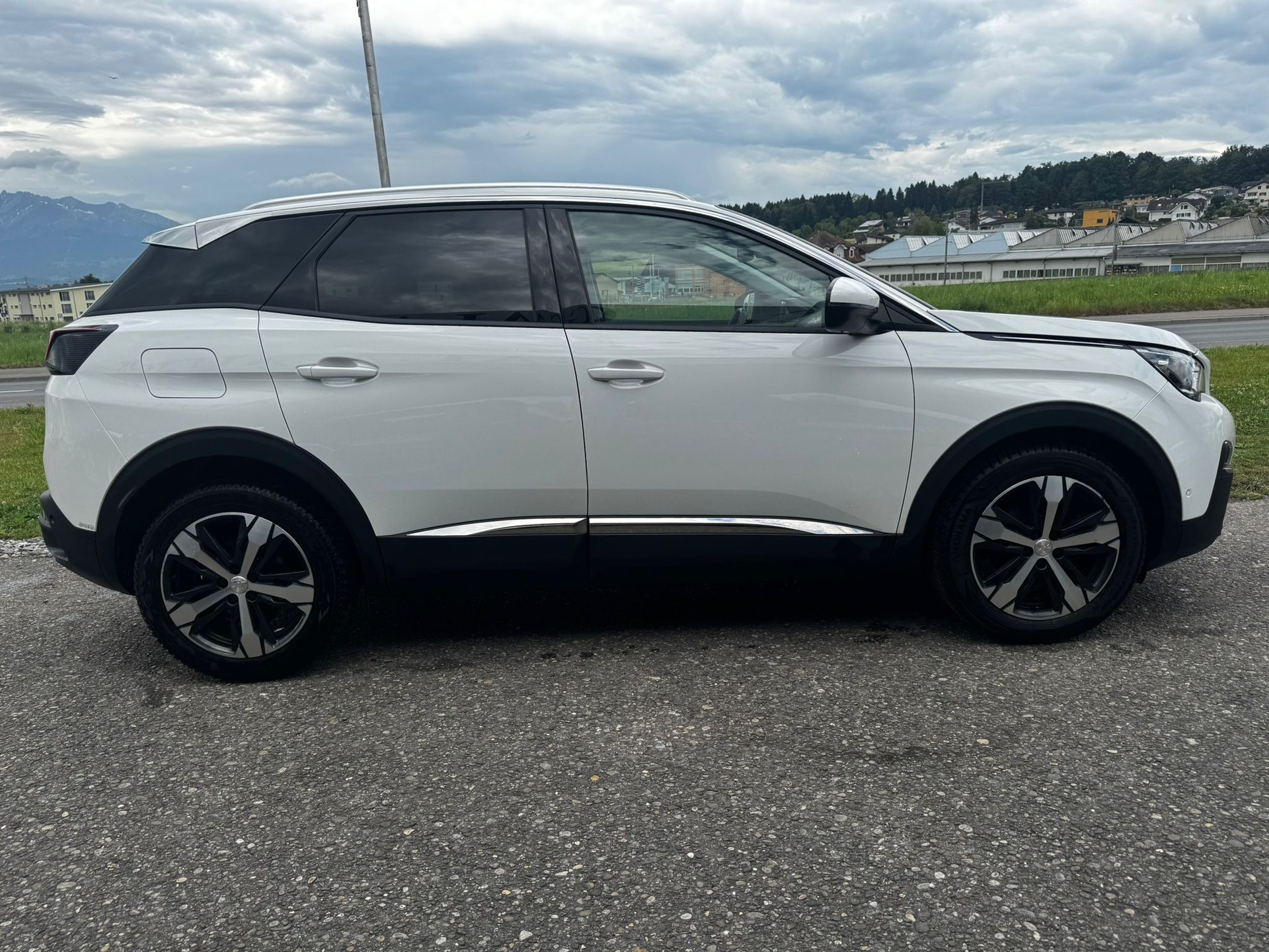 PEUGEOT 3008 1.2 PureTech Active EAT-image-3