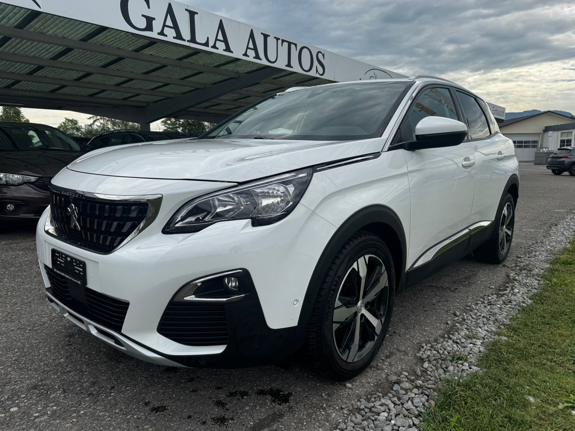 PEUGEOT 3008 1.2 PureTech Active EAT-image-0