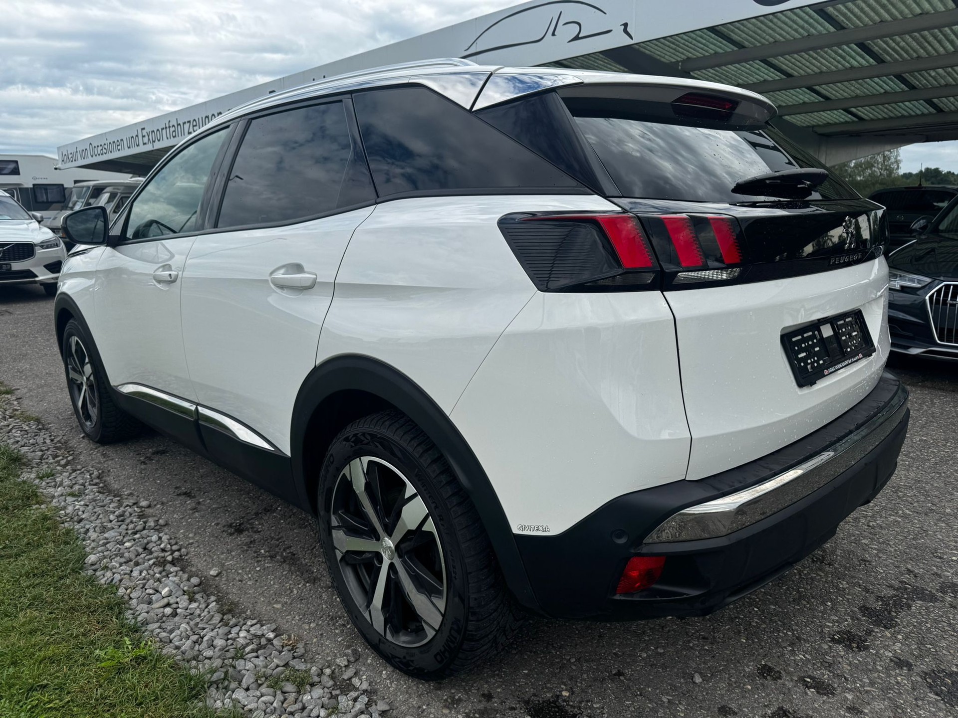 PEUGEOT 3008 1.2 PureTech Active EAT-image-6
