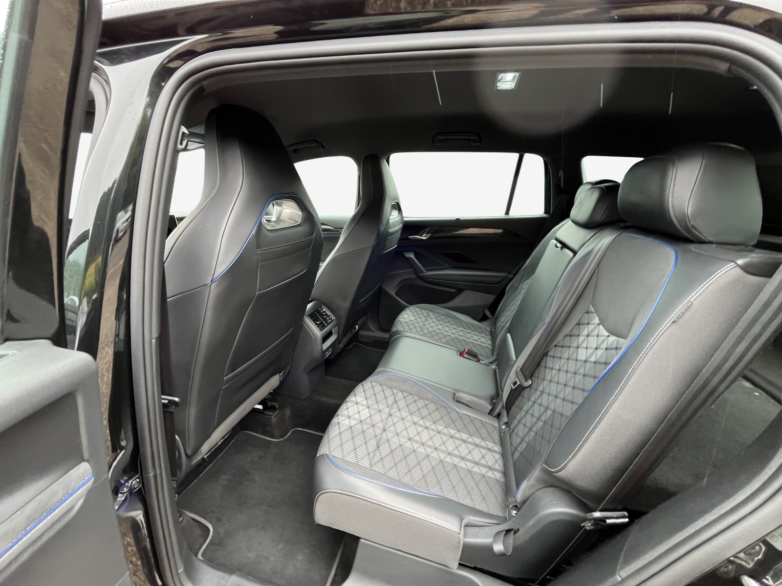 VW Tayron 2.0 TSI R-Line DSG 4Motion-image-11