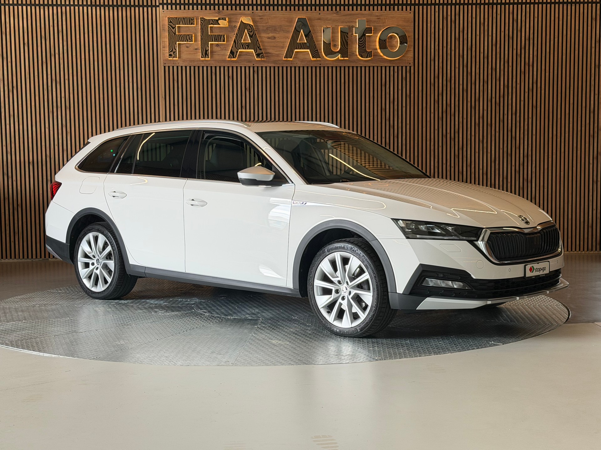 SKODA Octavia Scout 2.0 TDI 4x4 DSG-image-2