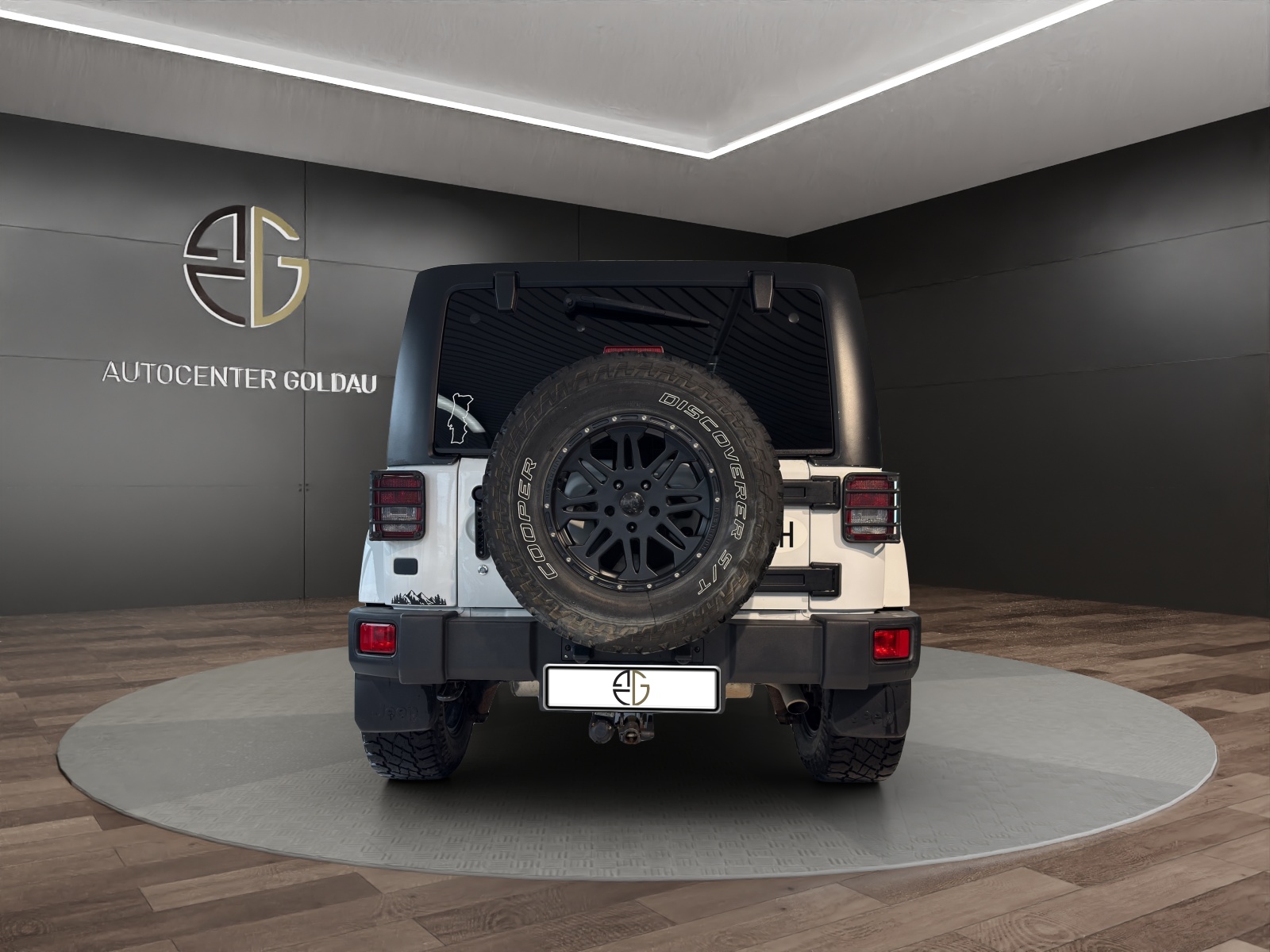 JEEP Wrangler 2.8CRD Unlimited Sahara X Automatic-image-2