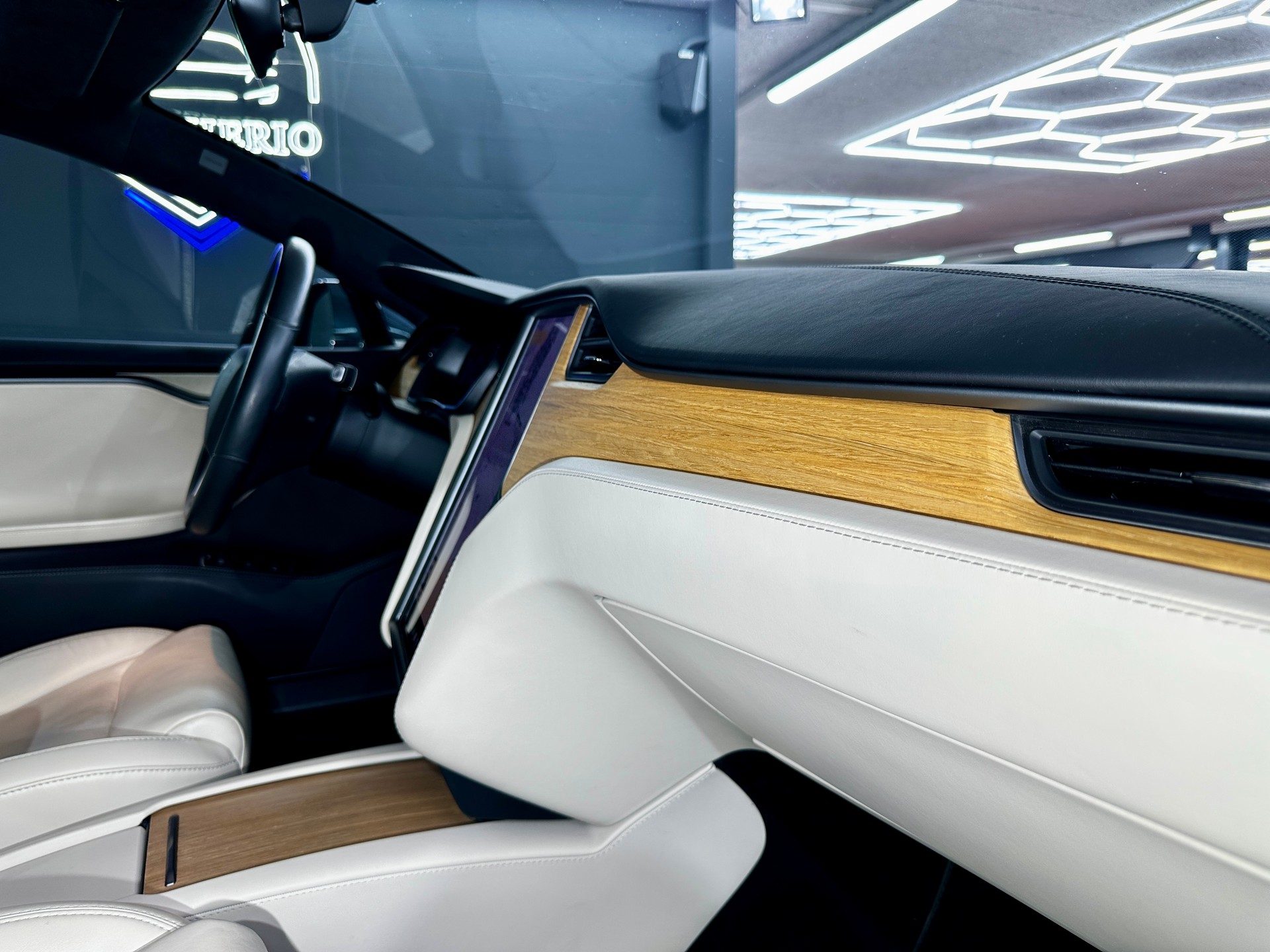 TESLA Model S Ludicrous Performance ''Raven''-image-25