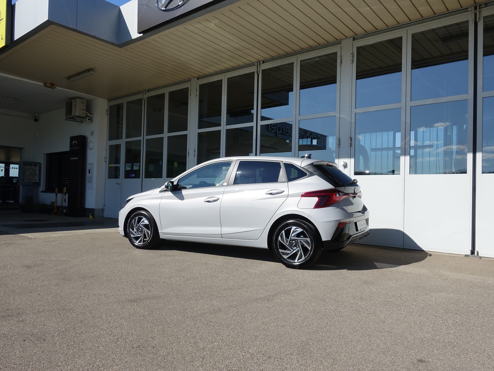 HYUNDAI i20 1.0 T-GDi Amplia DCT-image-3