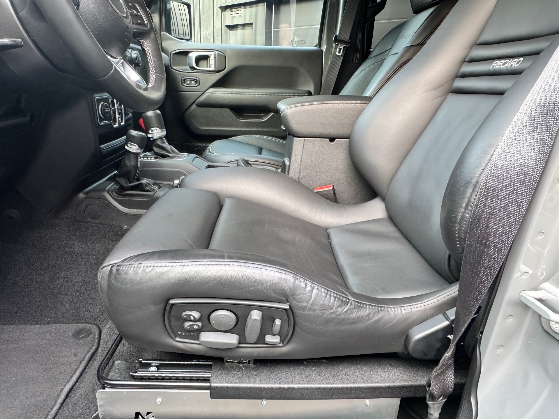 JEEP Wrangler Sahara 3,0 EcoDiesel-image-16
