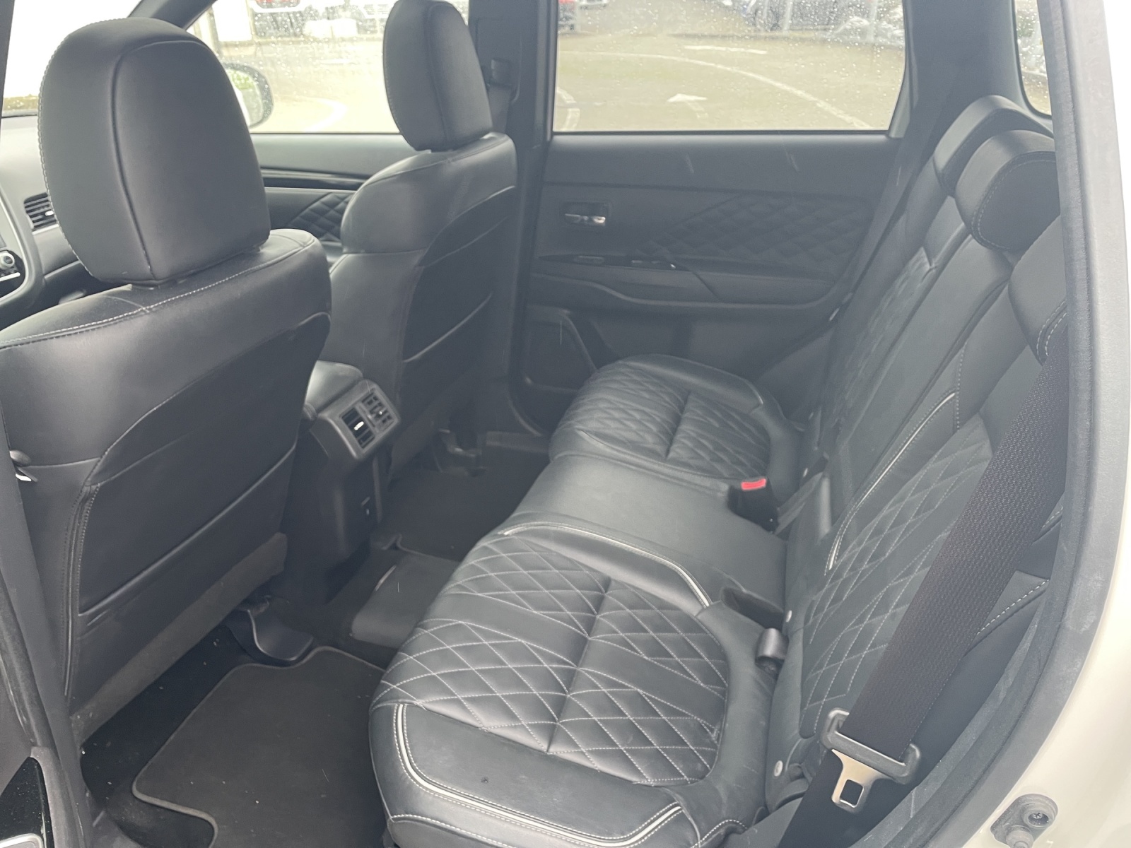 MITSUBISHI Outlander 2.4 PHEV Diamond-image-6