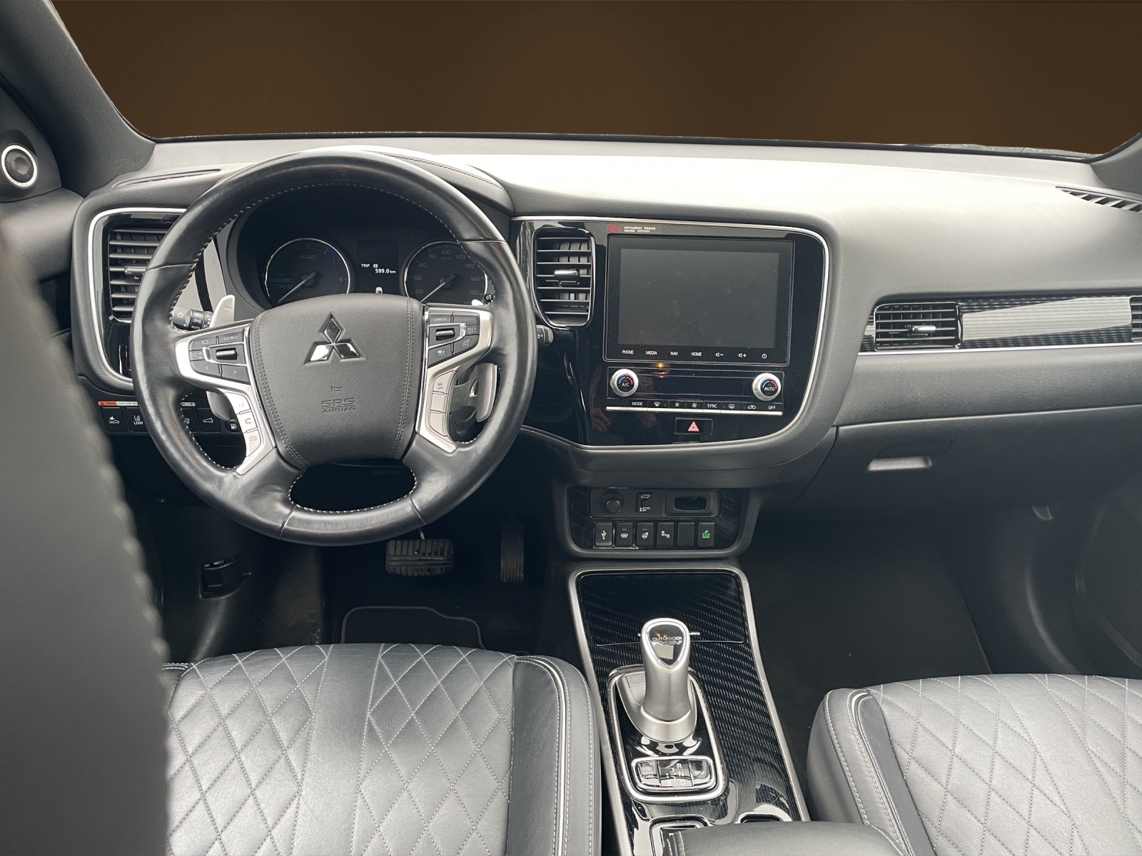 MITSUBISHI Outlander 2.4 PHEV Diamond-image-7