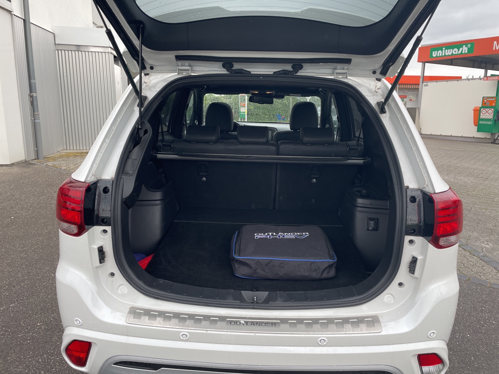 MITSUBISHI Outlander 2.4 PHEV Diamond-image-9