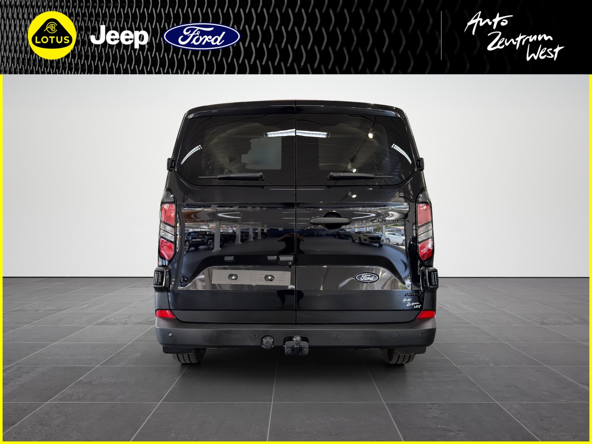 FORD Transit Custom Combi 320 L2H1 Trail Automat 4x4-image-3