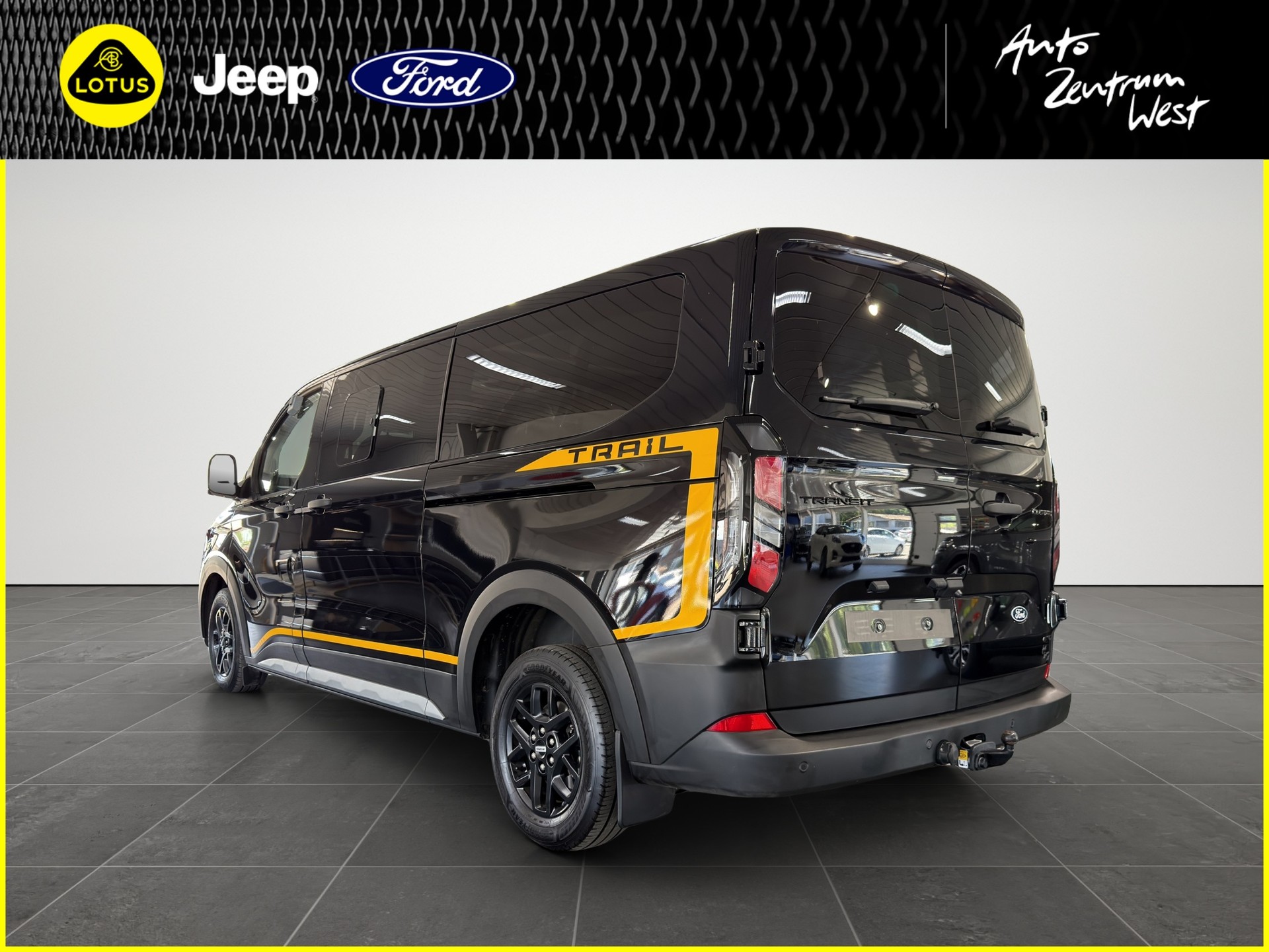 FORD Transit Custom Combi 320 L2H1 Trail Automat 4x4-image-2