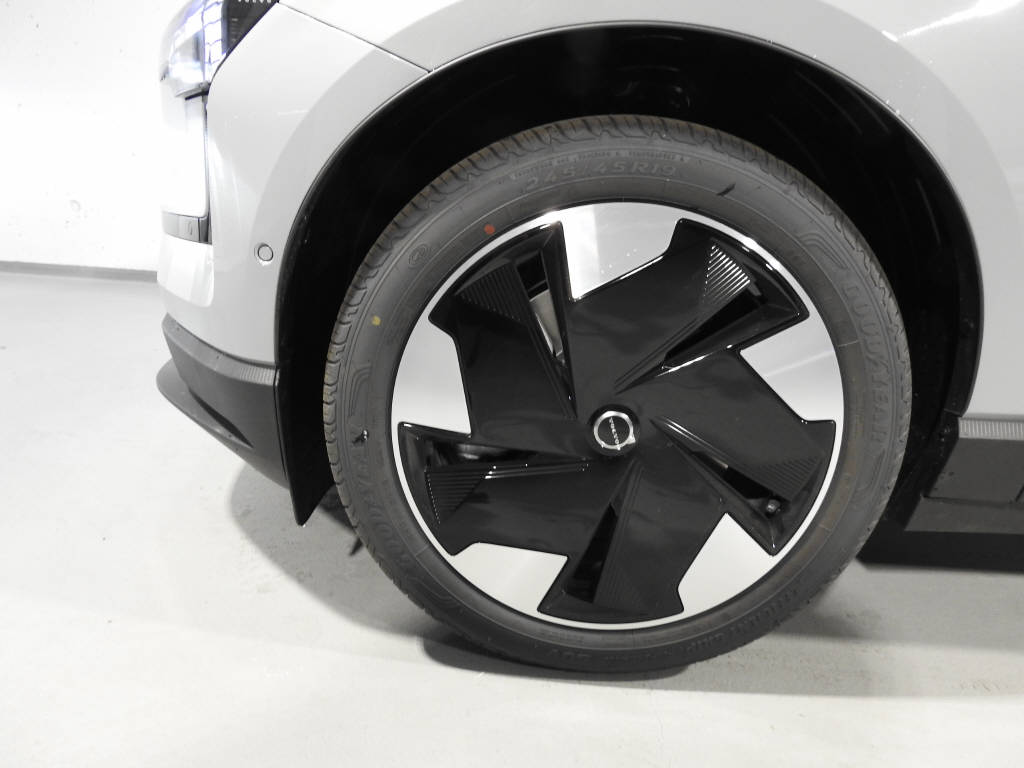 VOLVO EX 30 E60 Twin Ultra Performance AWD-image-15