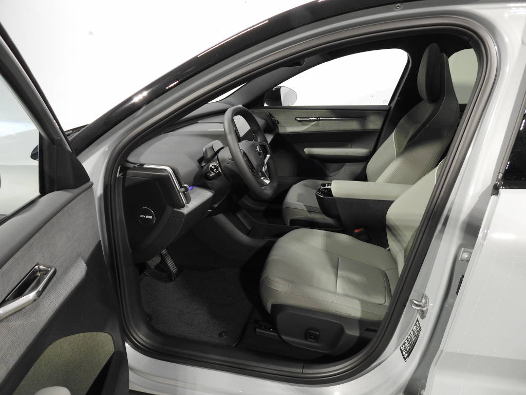 VOLVO EX 30 E60 Twin Ultra Performance AWD-image-9