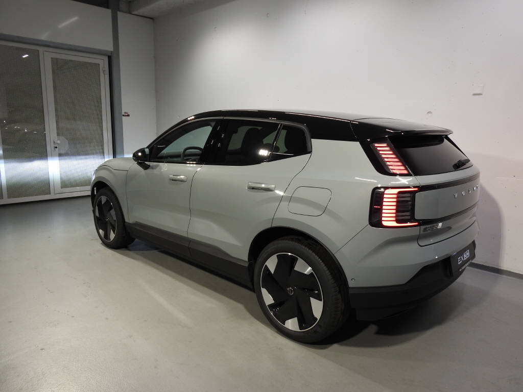 VOLVO EX 30 E60 Twin Ultra Performance AWD-showroom-element-3