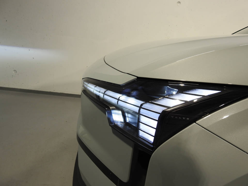 VOLVO EX 30 E60 Twin Ultra Performance AWD-image-14