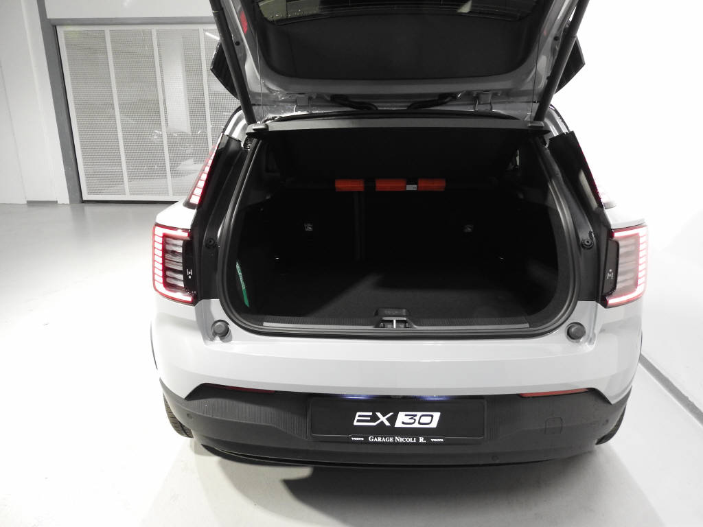 VOLVO EX 30 E60 Twin Ultra Performance AWD-image-5