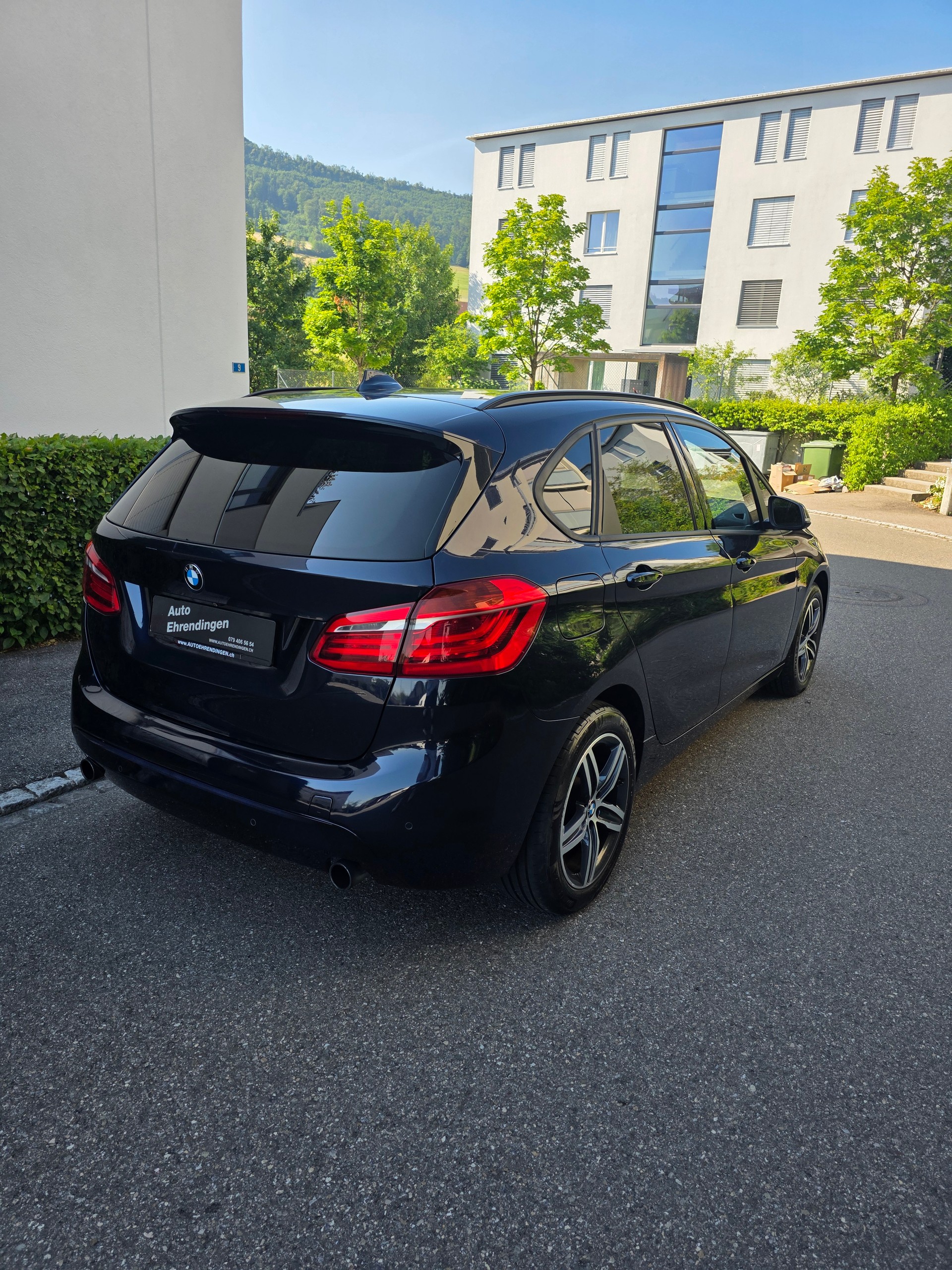 BMW 220d xDrive Active Tourer Sport Line Steptronic-image-5