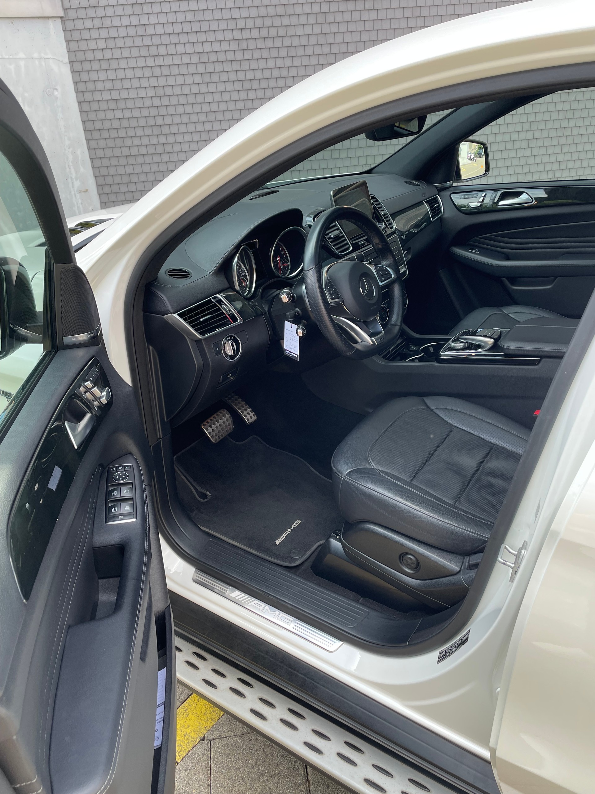 MERCEDES-BENZ GLE 43 AMG-image-5