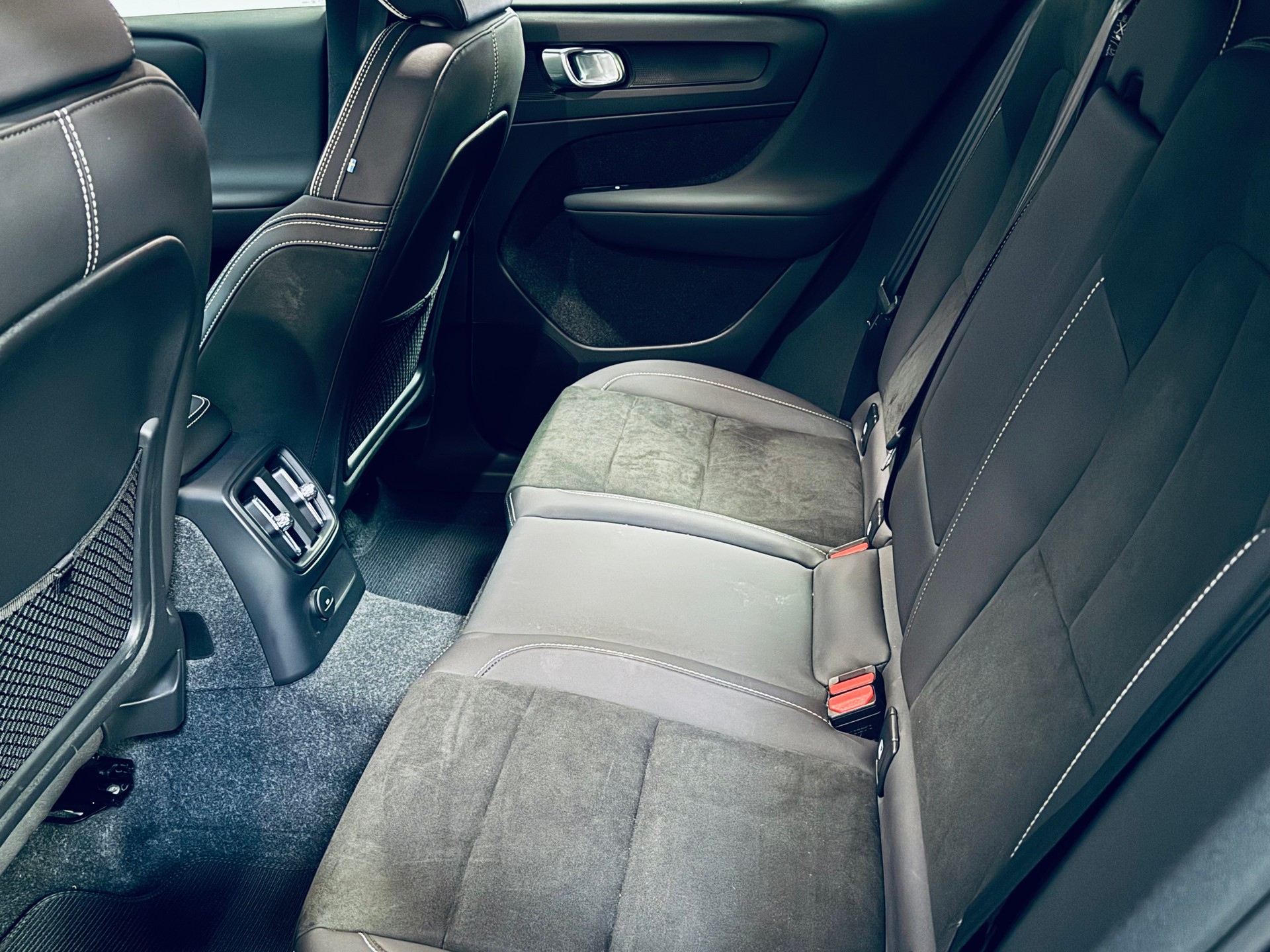 VOLVO XC40 T5 PHEV Ultimate Dark DCT-image-17