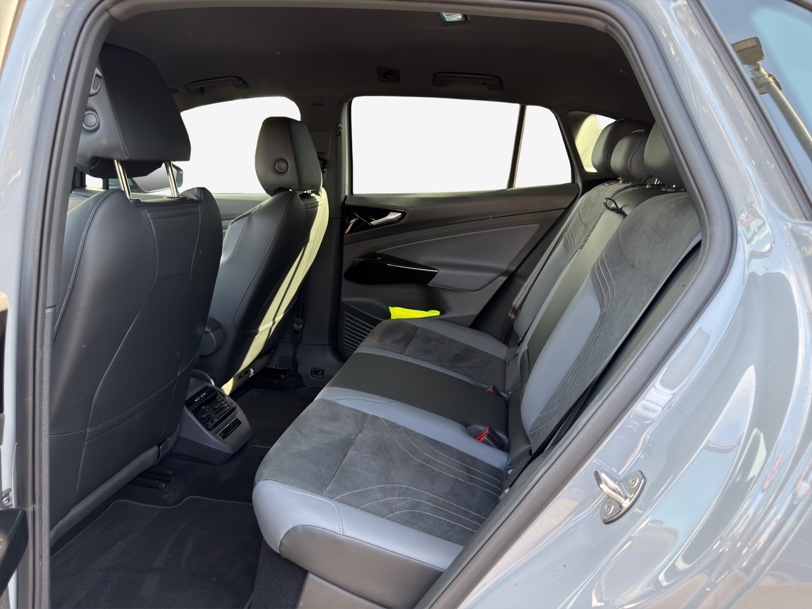 VW ID.4 Pro Performance 77 kWh 75 Edition-image-11