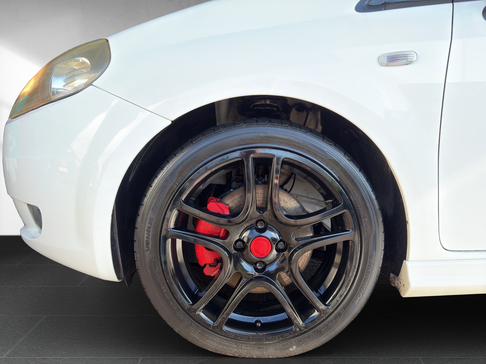 FIAT Punto 1.4 16V Turbo Sport-image-9