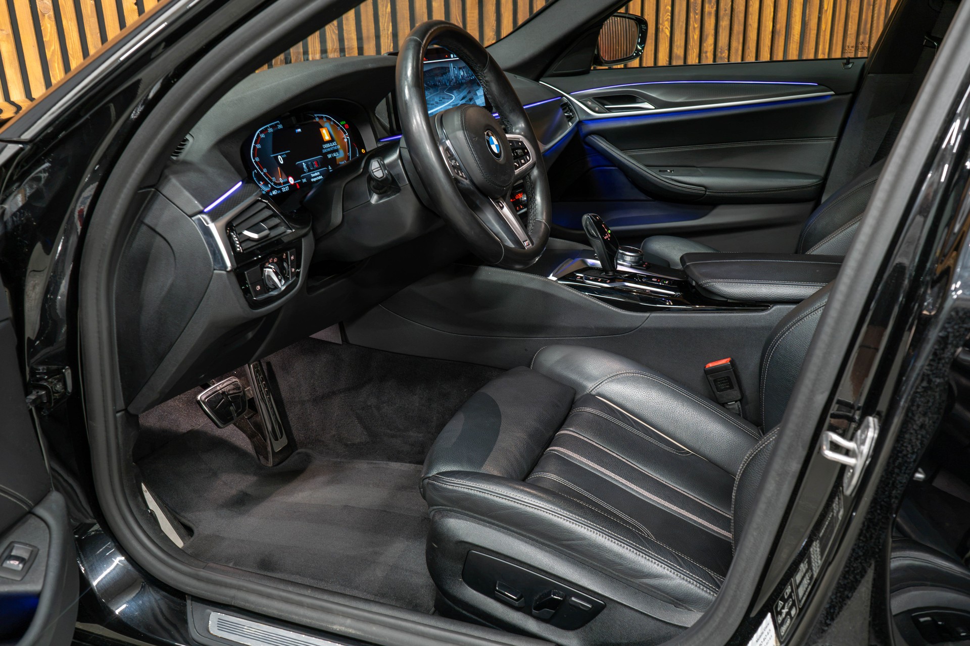BMW 520d xDrive Touring-image-6