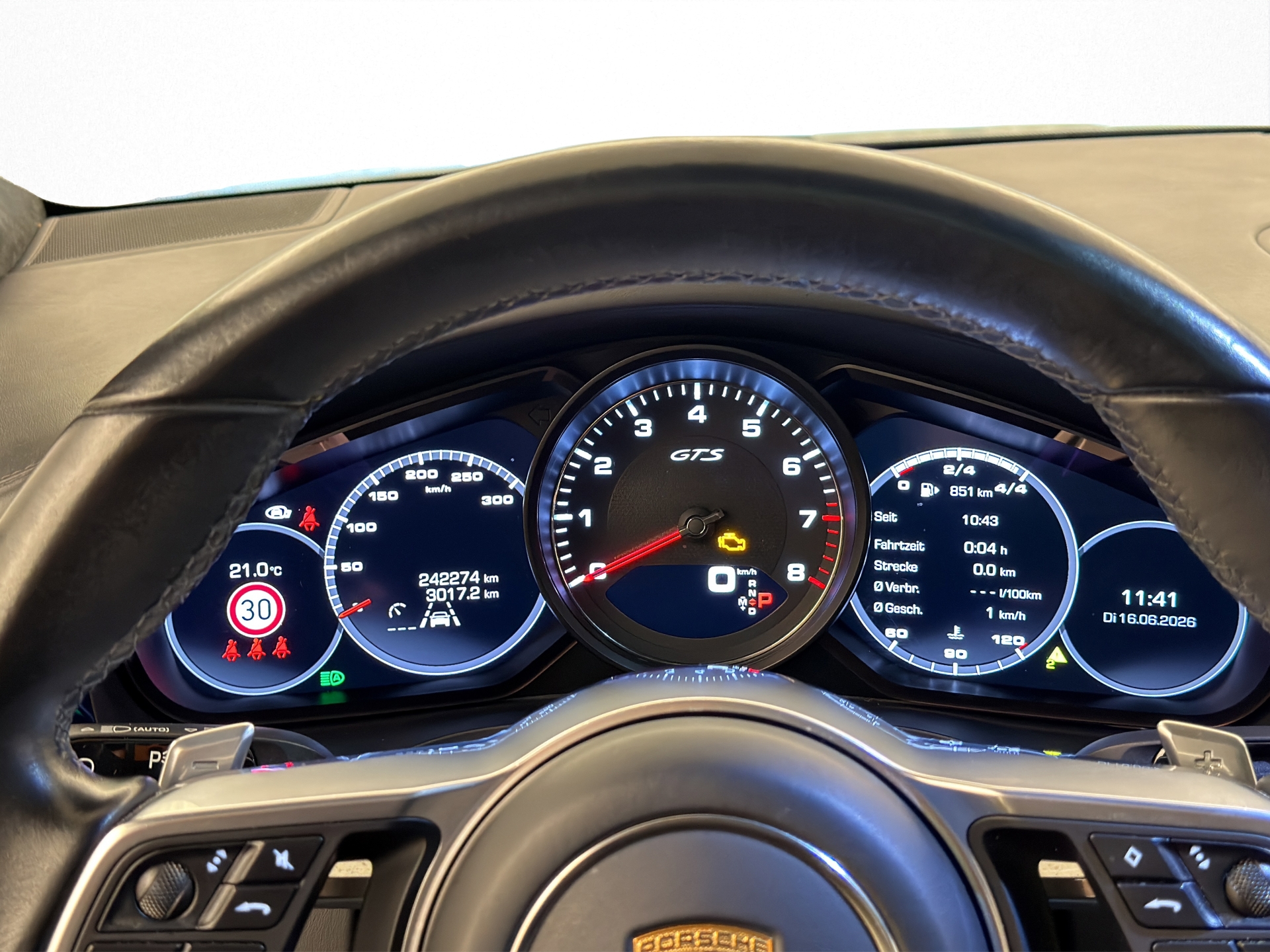 PORSCHE Cayenne GTS 4.0 V8 GTS-image-10