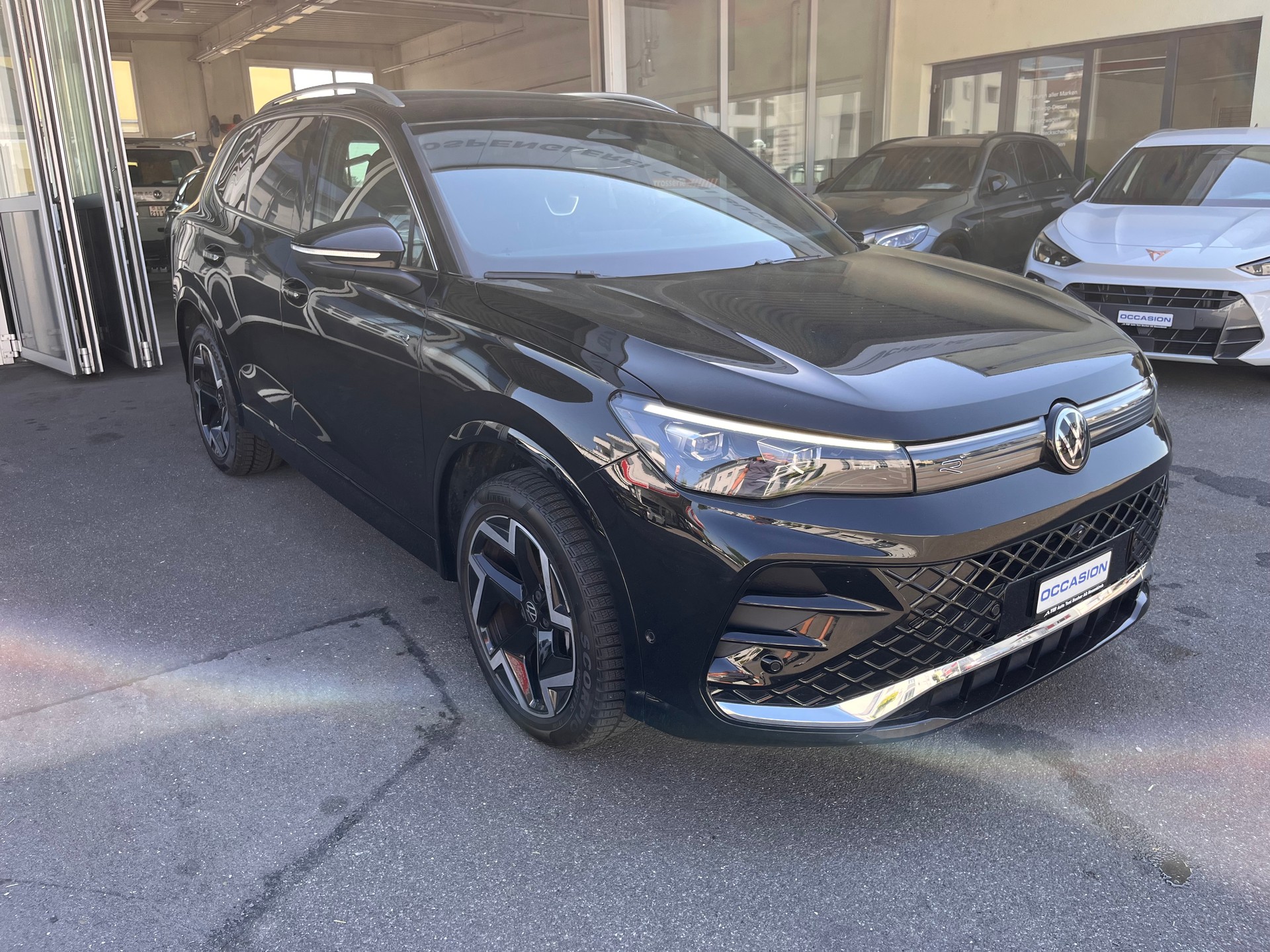 VW Tiguan 2.0 TSI DSG R-Line 4Motion-image-1