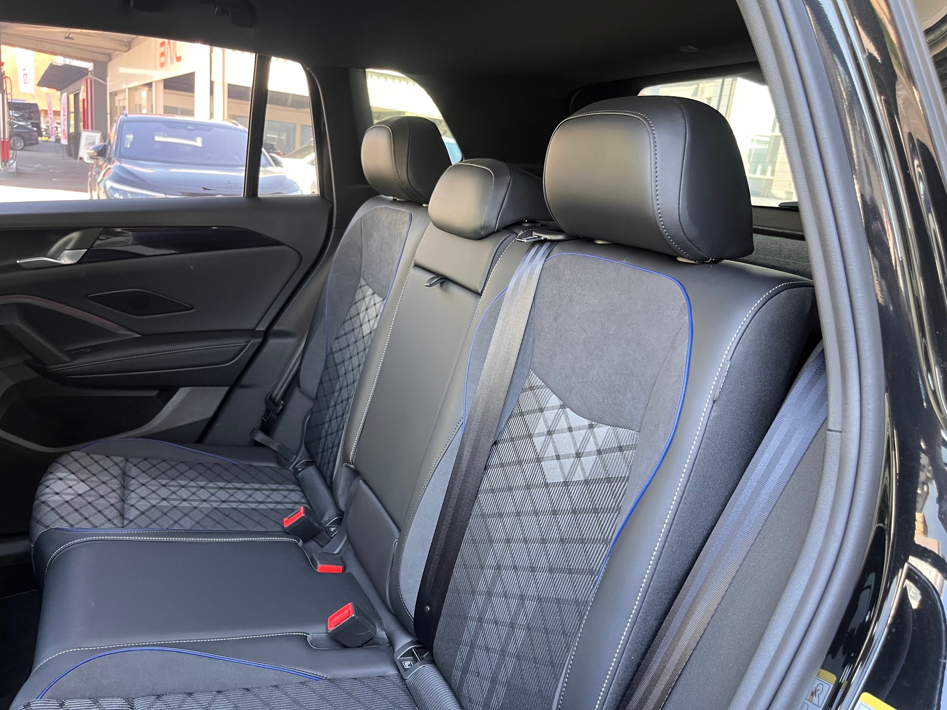 VW Tiguan 2.0 TSI DSG R-Line 4Motion-image-5