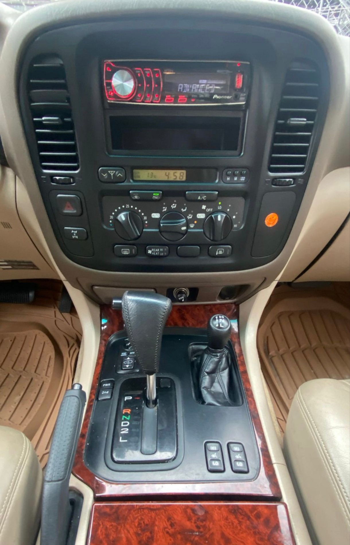 TOYOTA Land Cruiser 500 4.7 S.Saloon-image-9