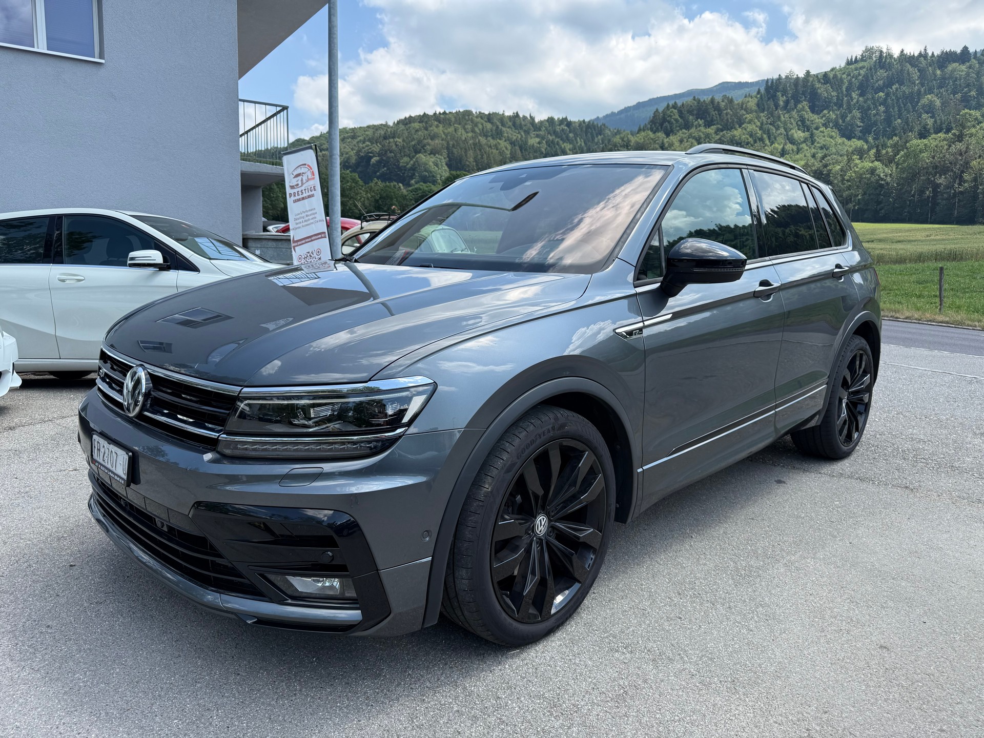 VW Tiguan 2.0TSI Highline 4Motion DSG-image-0