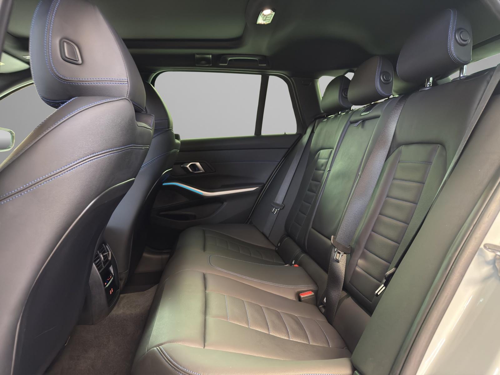BMW 320d xDrive Touring M-SportPaket-image-16