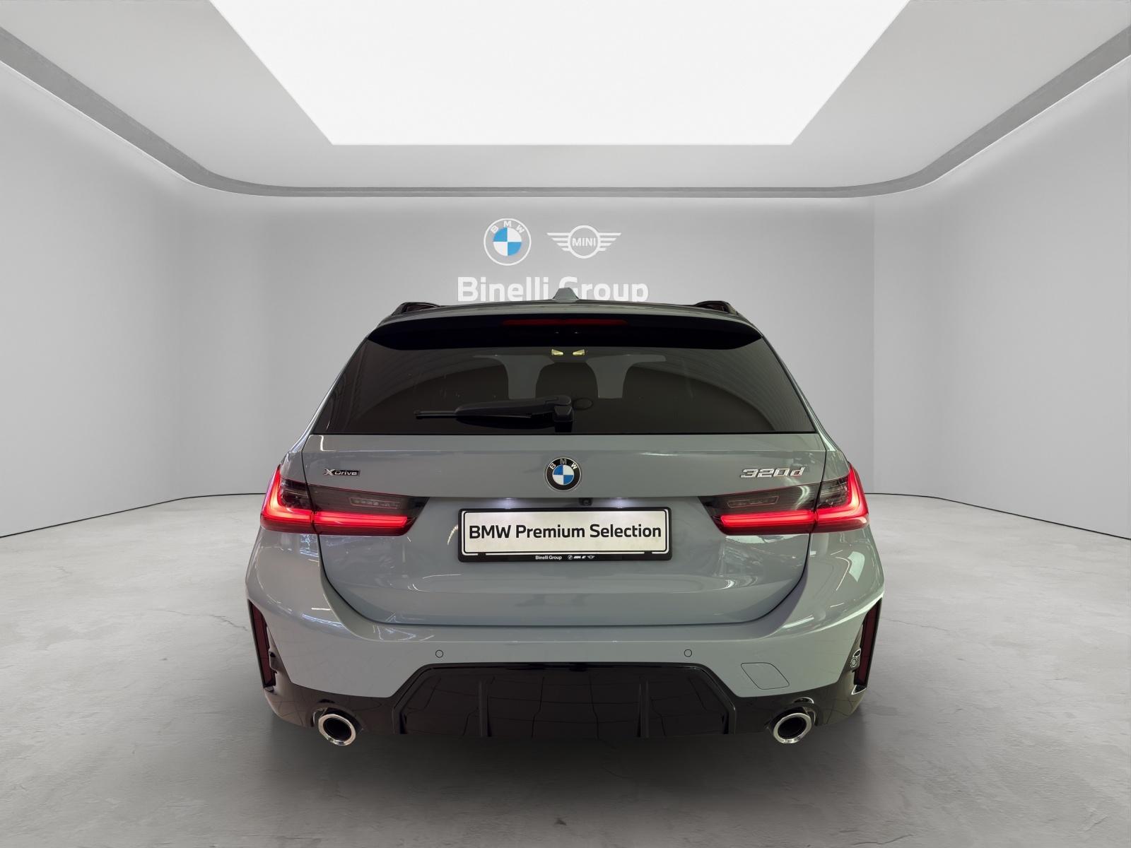 BMW 320d xDrive Touring M-SportPaket-showroom-element-3