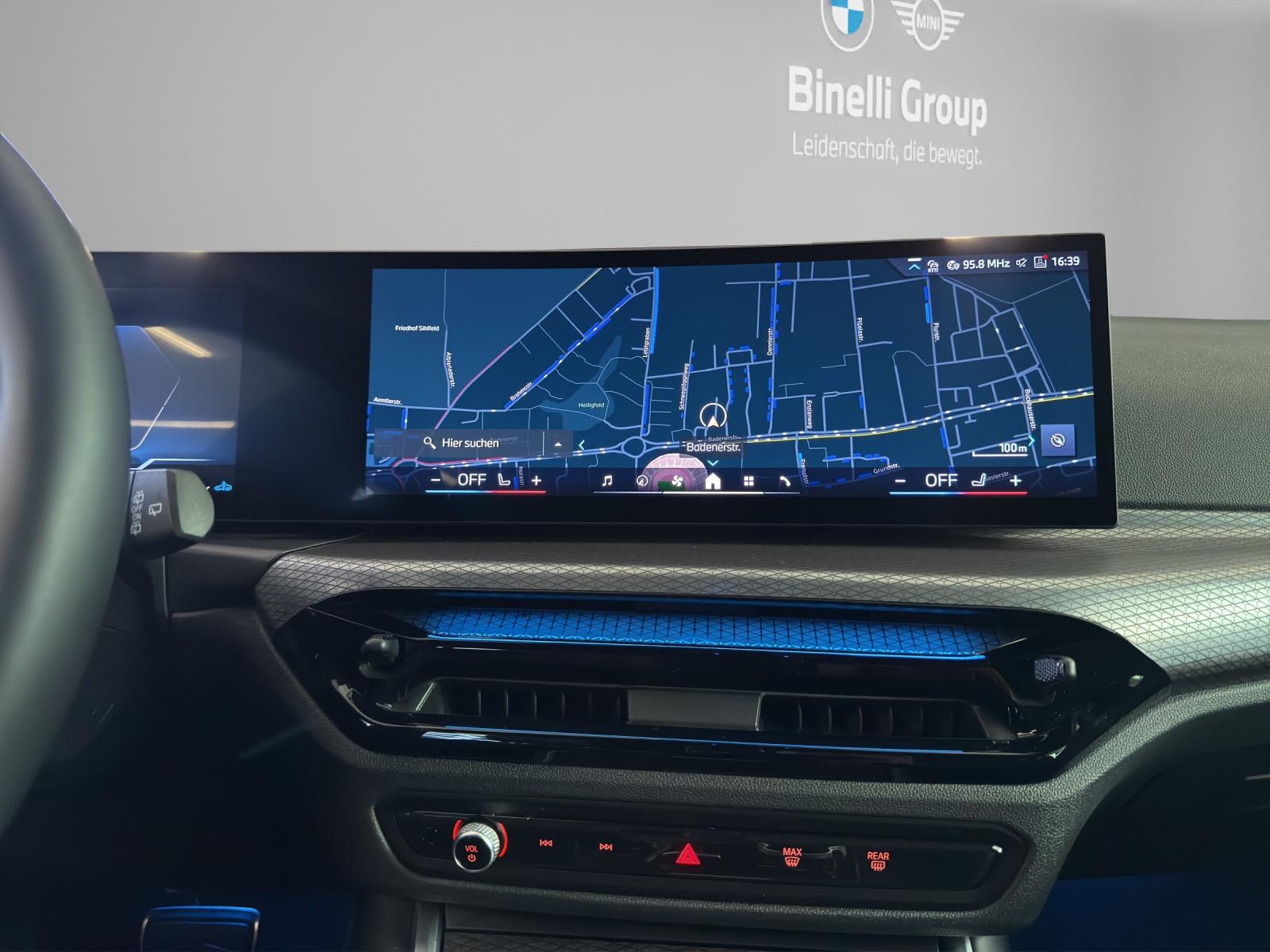 BMW 320d xDrive Touring M-SportPaket-image-14