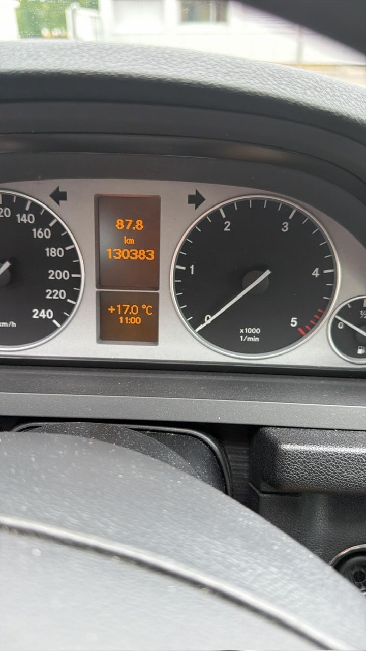 MERCEDES-BENZ B 180 CDI Autotronic-image-11