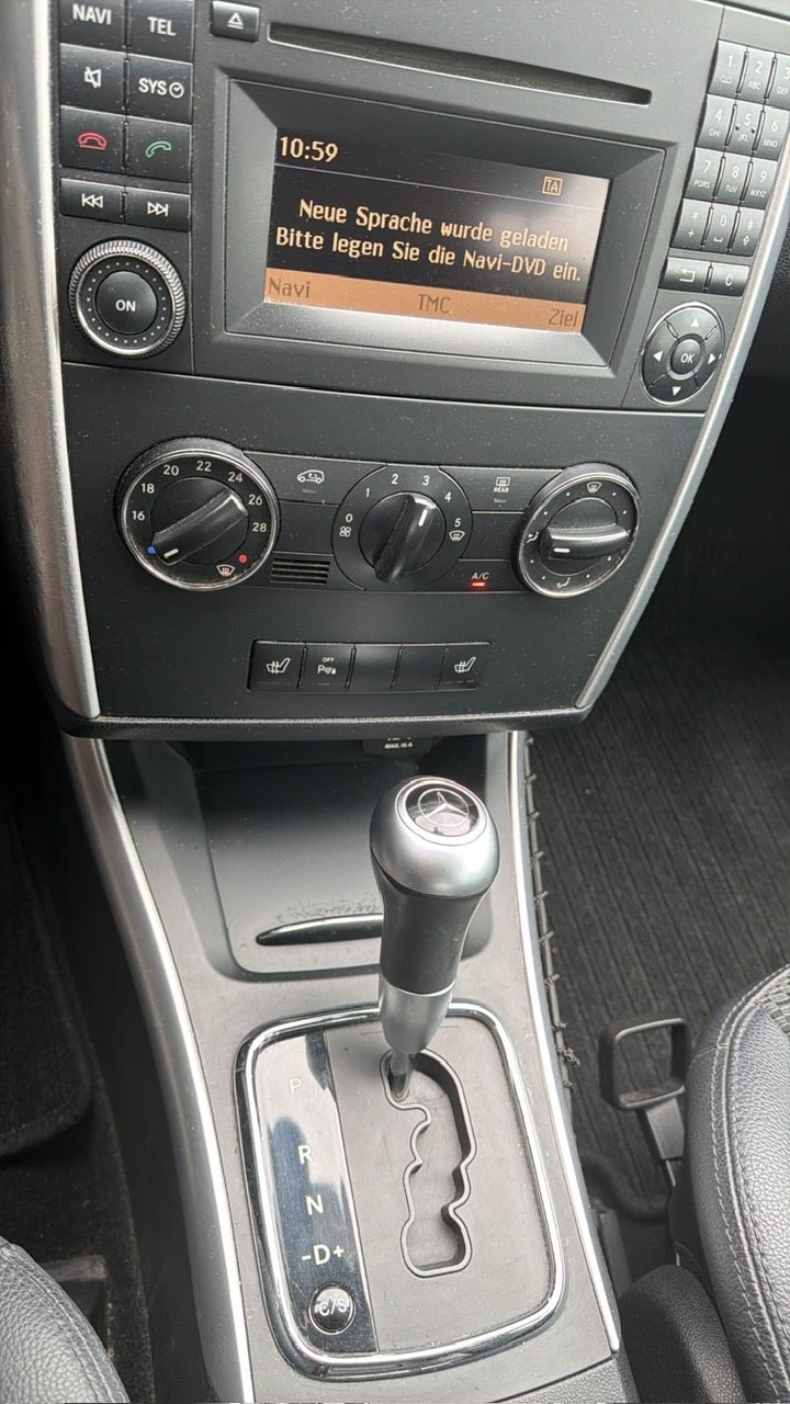 MERCEDES-BENZ B 180 CDI Autotronic-image-8