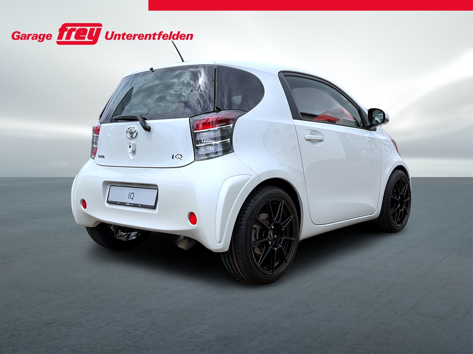 TOYOTA iQ 1.33 Dual VVT-i Sol Multidrive-image-3