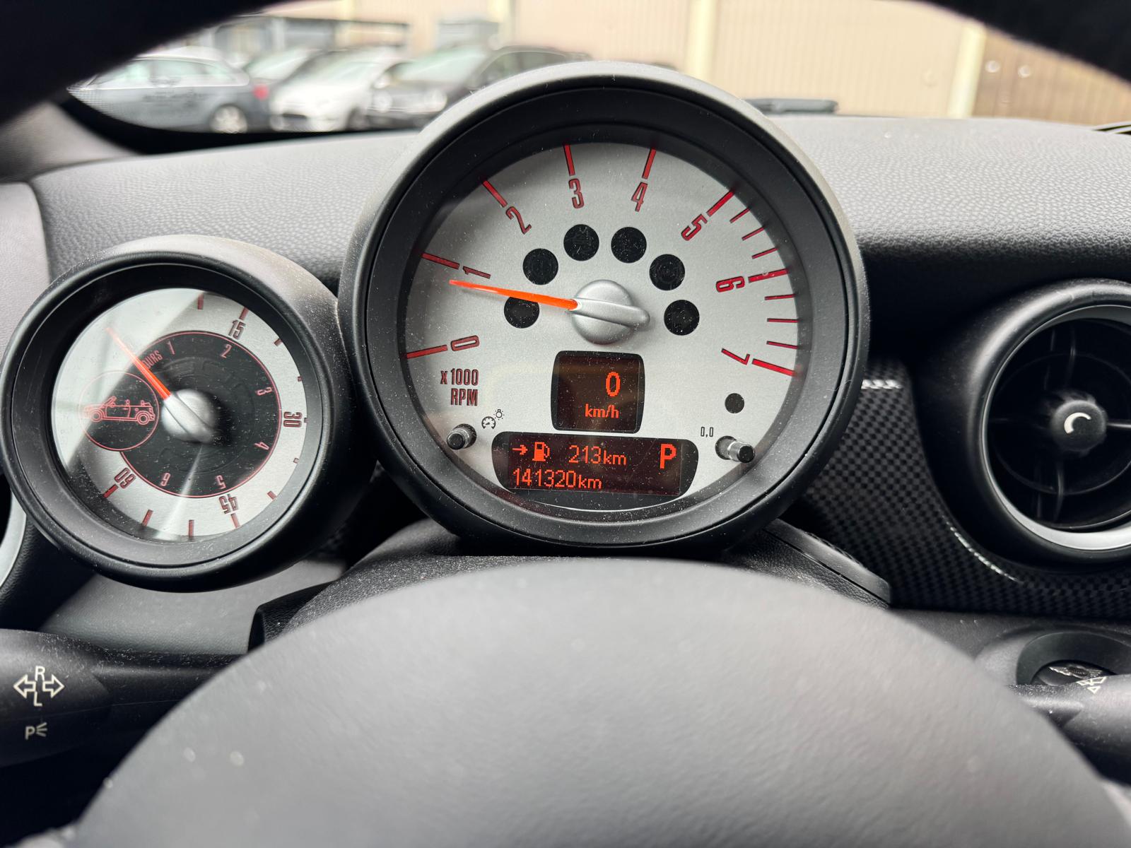 MINI Cooper SD Roadster Steptronic-image-8