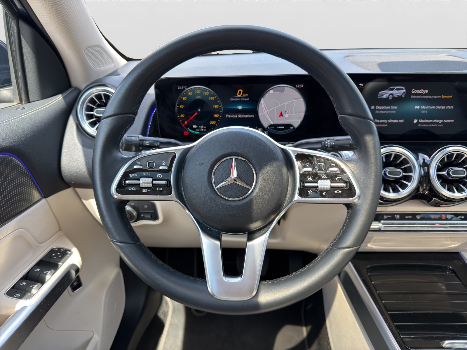 MERCEDES-BENZ EQB 300 4Matic-image-12