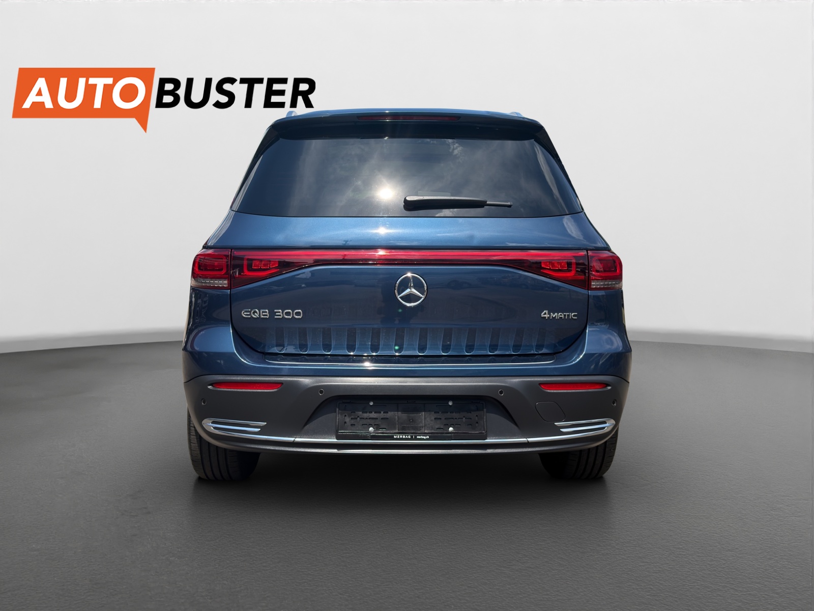 MERCEDES-BENZ EQB 300 4Matic-image-3